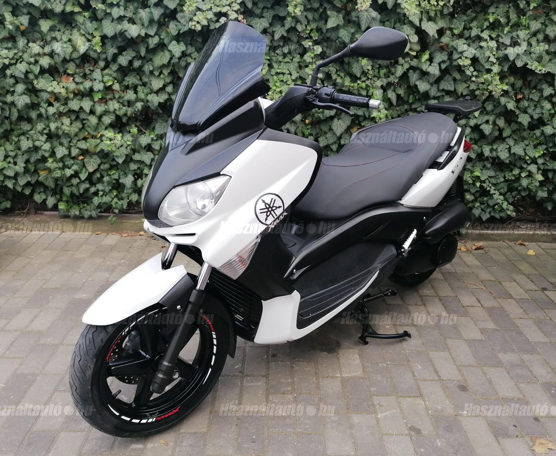 YAMAHA X-MAX 250 2011/10 - 1