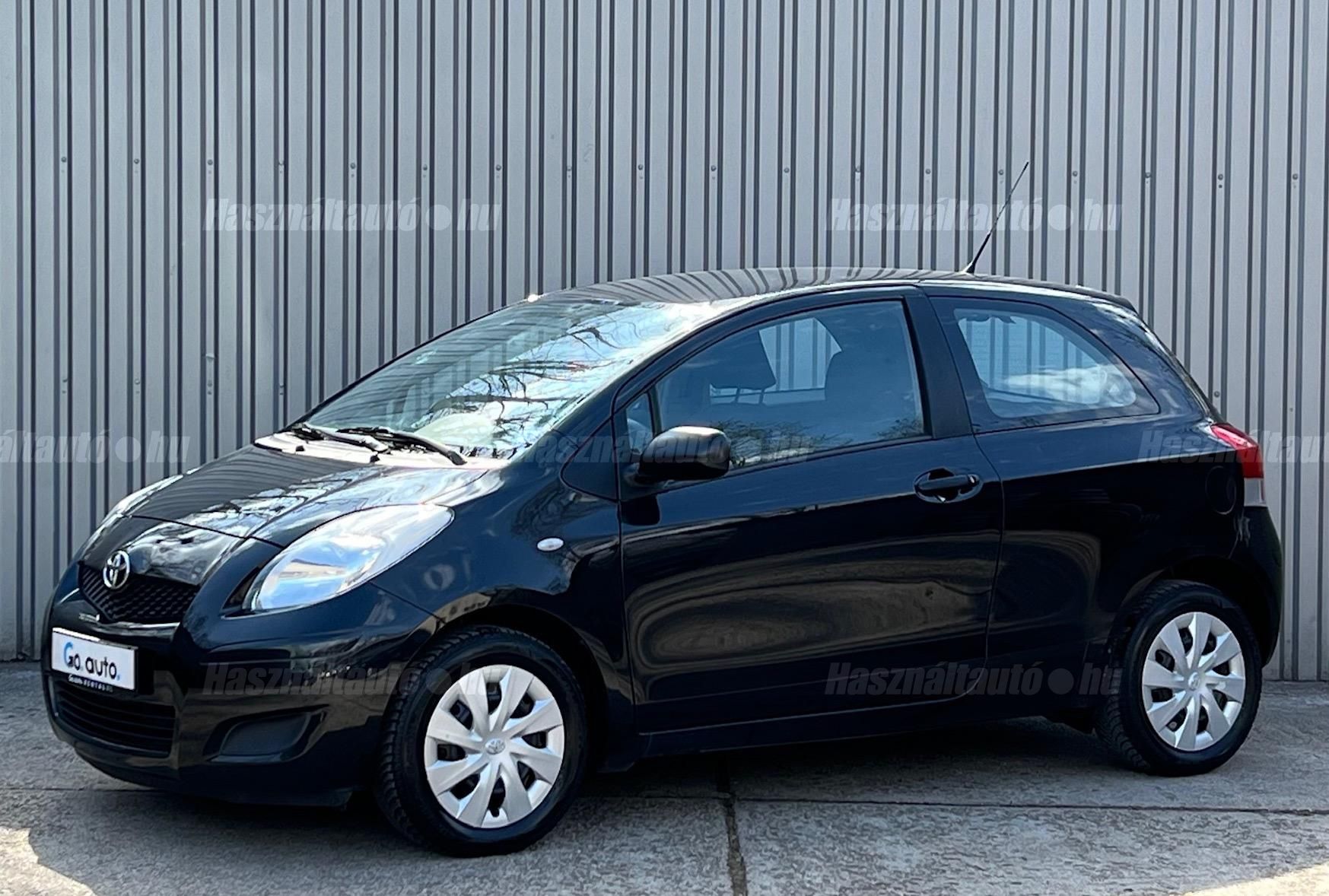 TOYOTA YARIS 2010/3 - 1