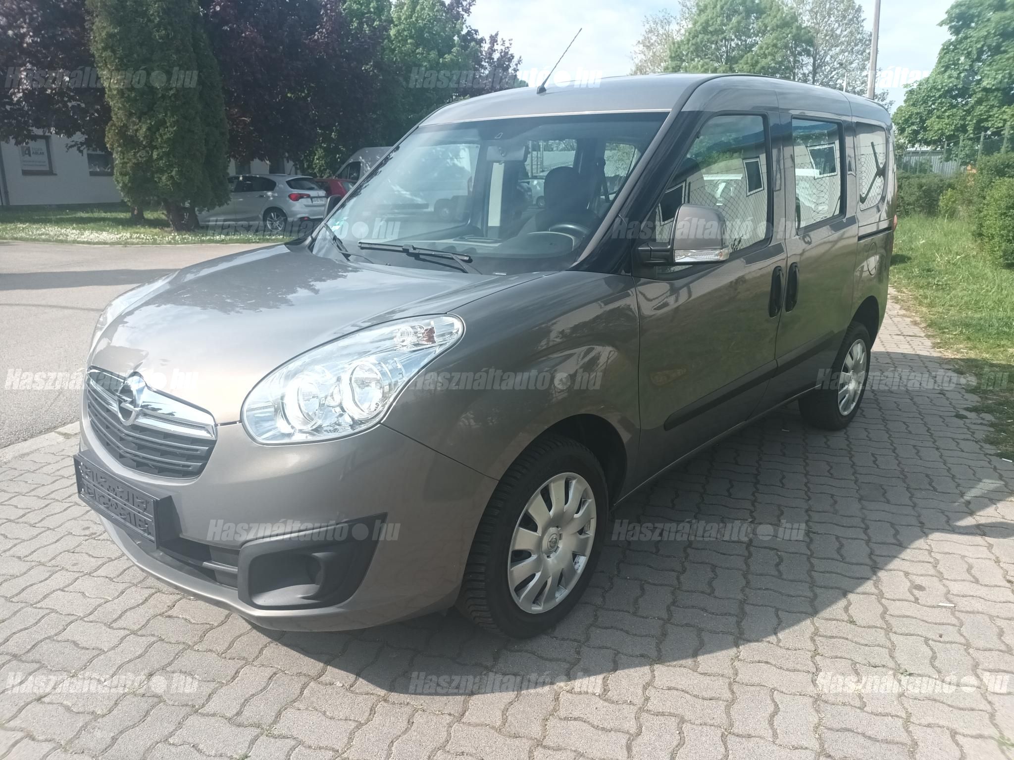 OPEL COMBO 2013/5 - 1