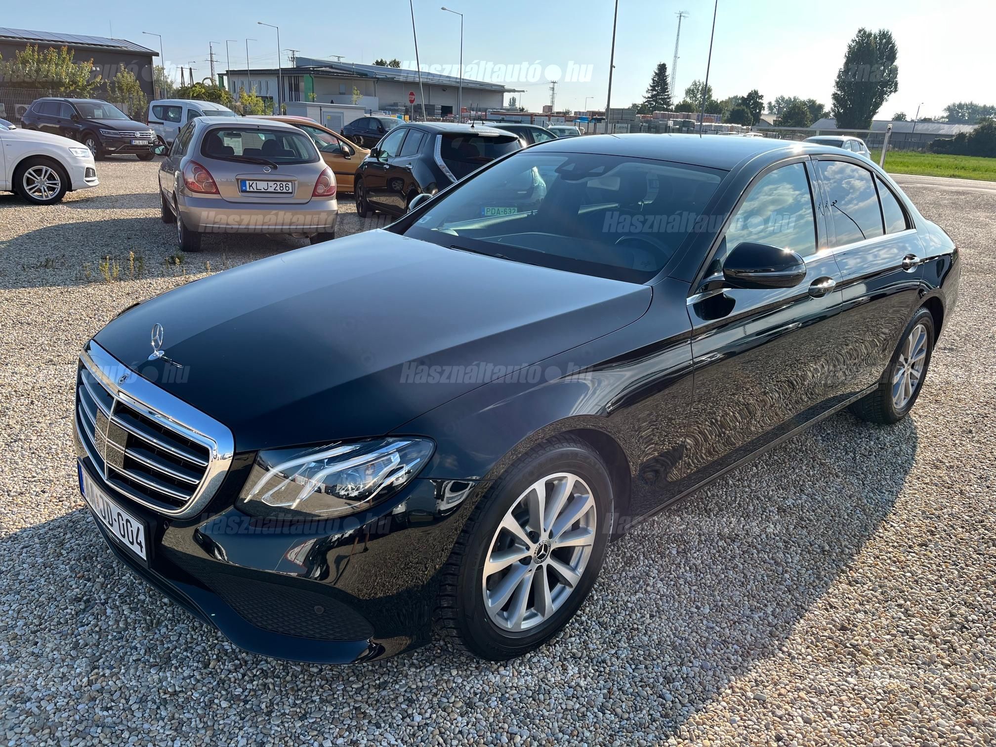 MERCEDES-BENZ E 200 2019/6 - 1