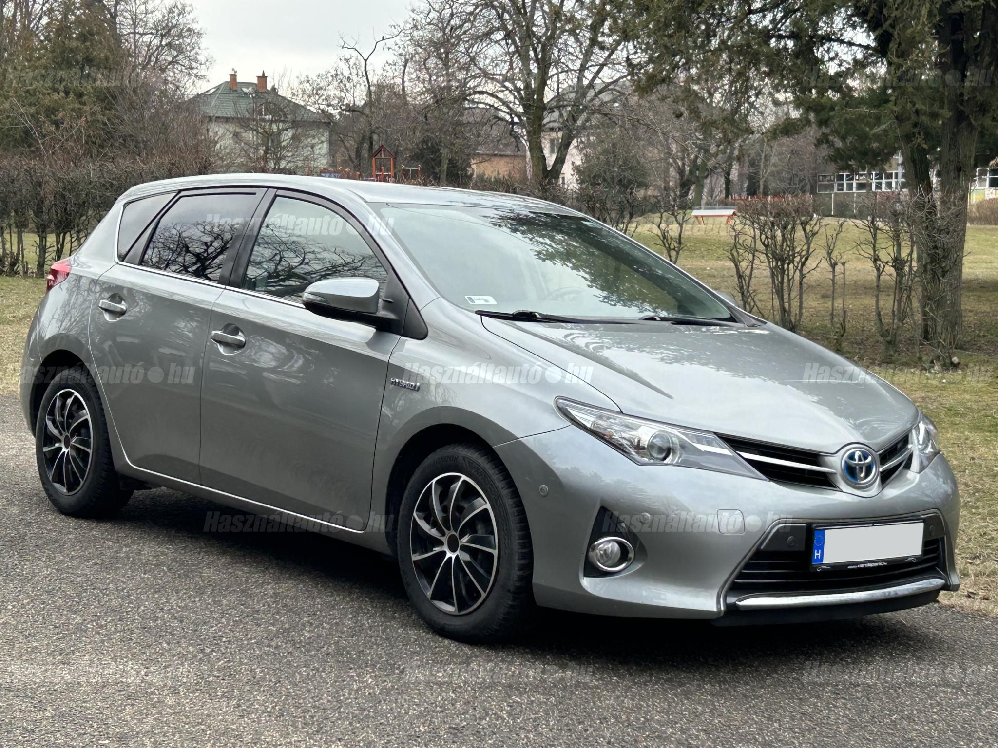 TOYOTA AURIS 2015/12 - 1