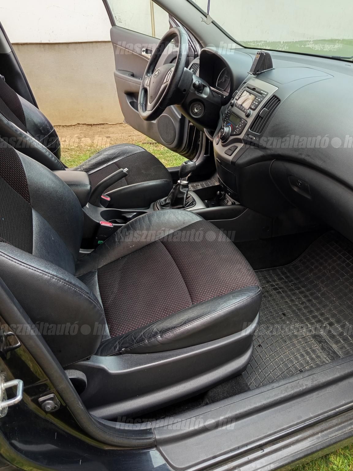 HYUNDAI I30 2011/3 - 1