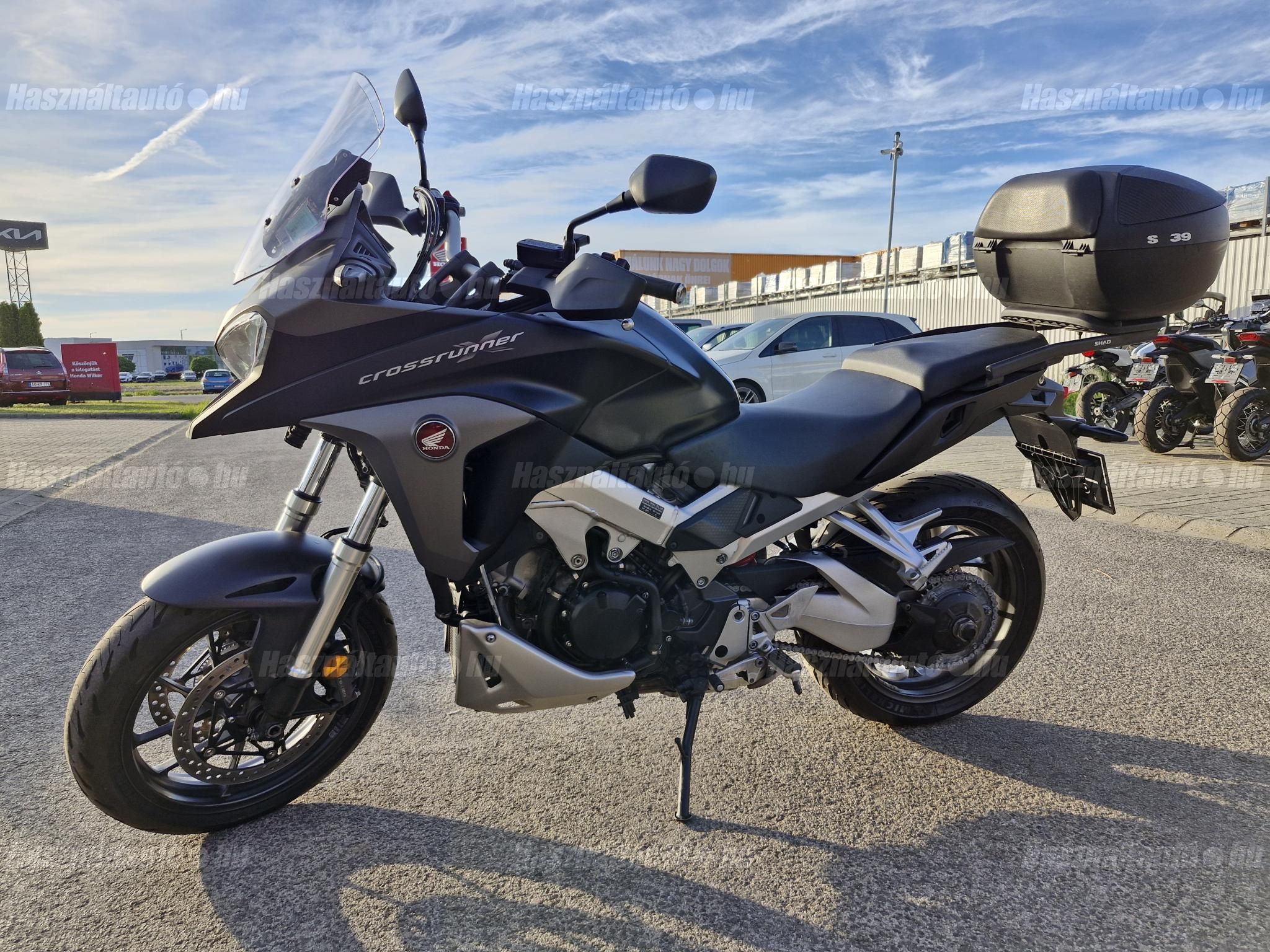 HONDA VFR 800 X 2017/5 - 1
