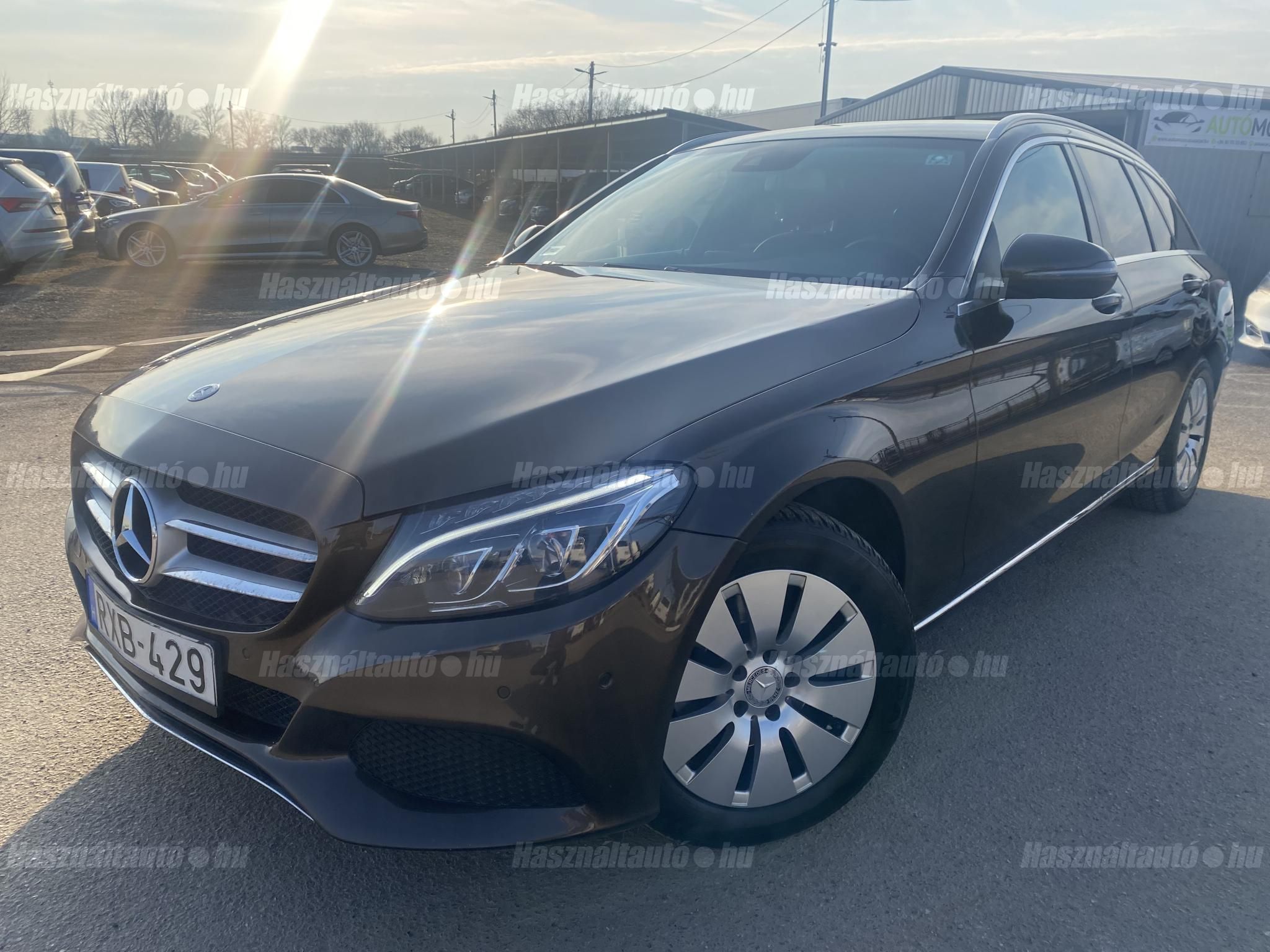 MERCEDES-BENZ C-OSZTÁLY 2015/11 - 1