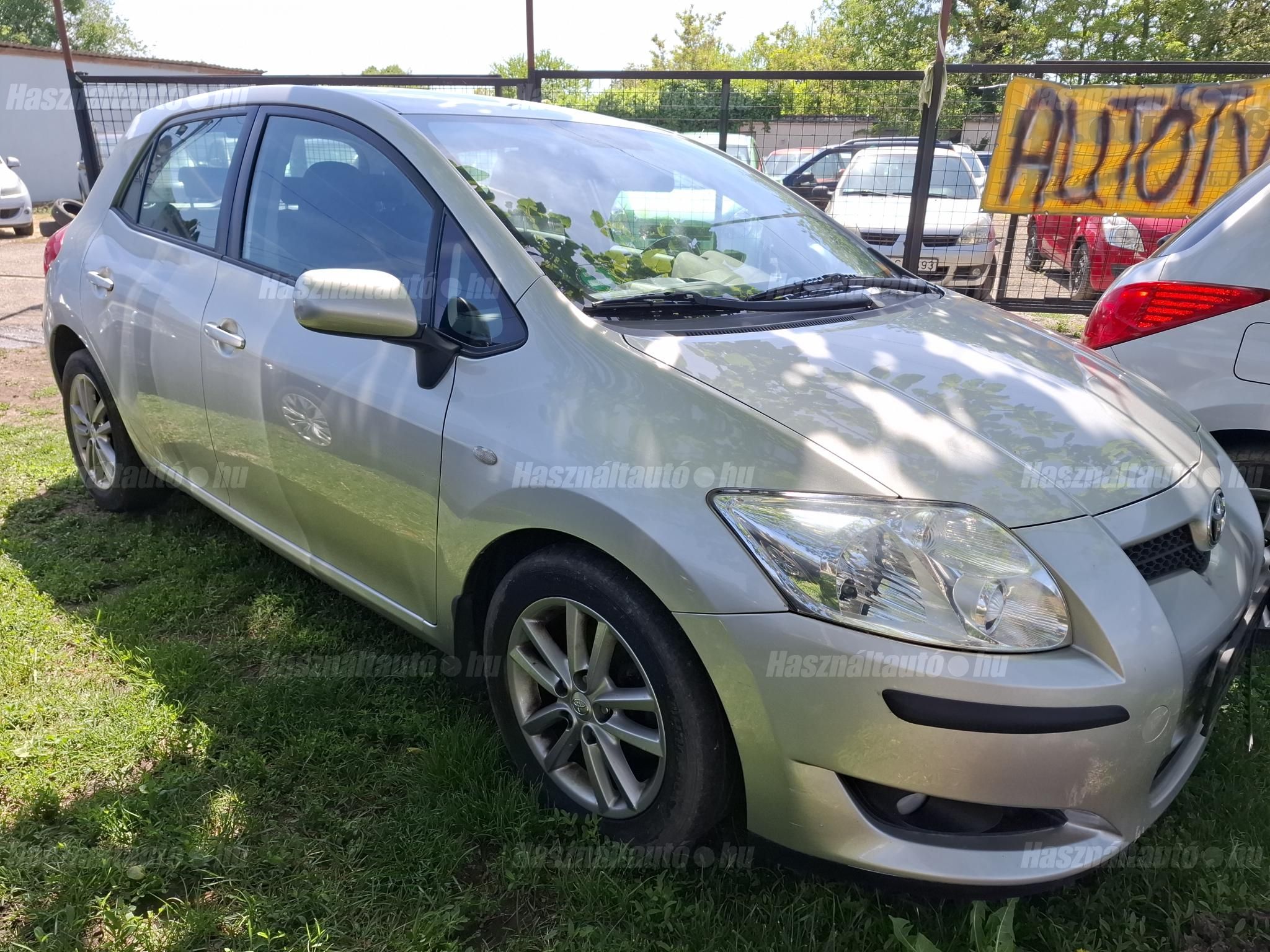 TOYOTA AURIS 2009 - 1
