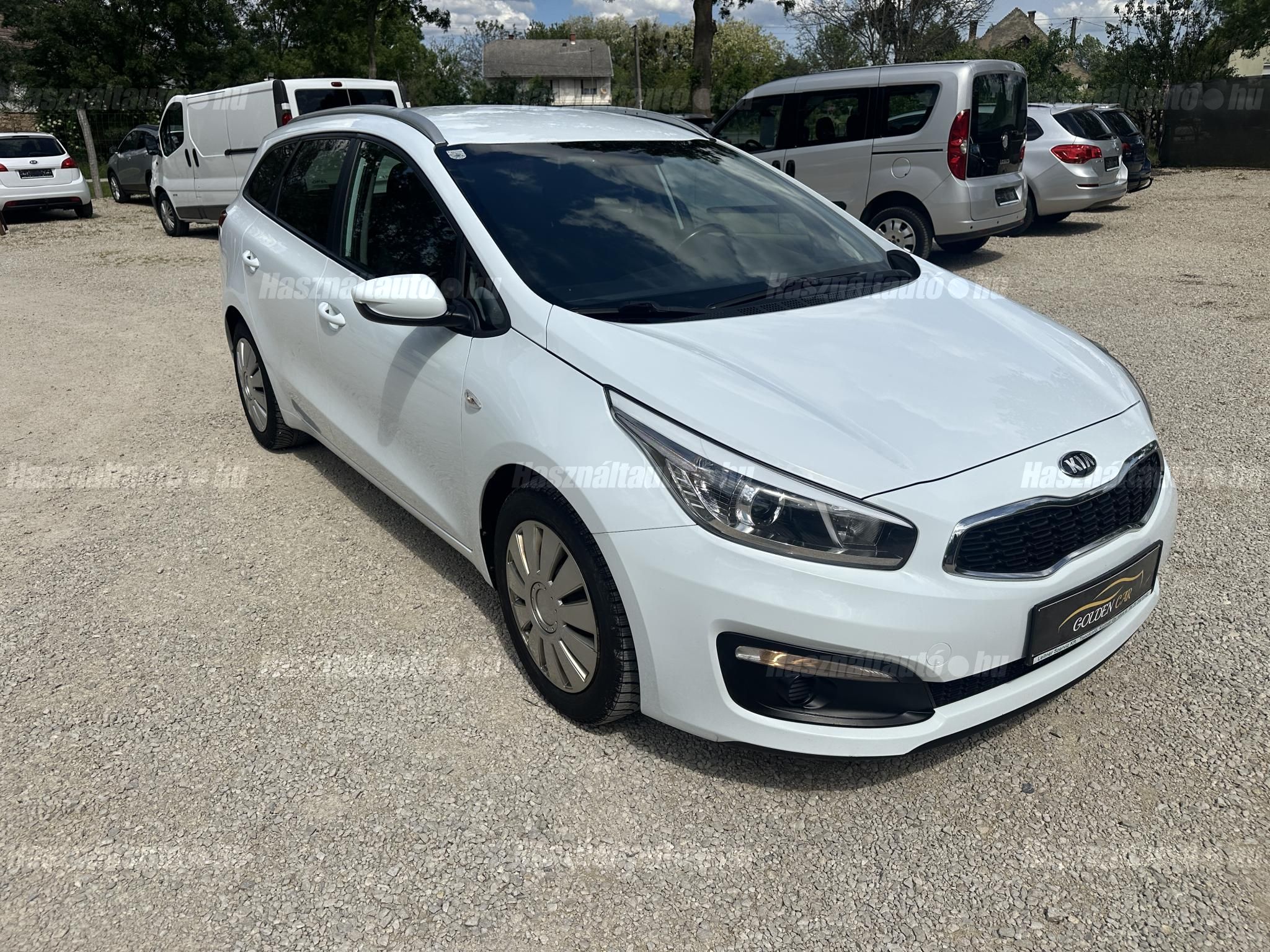 KIA CEE'D 2015/7 - 1