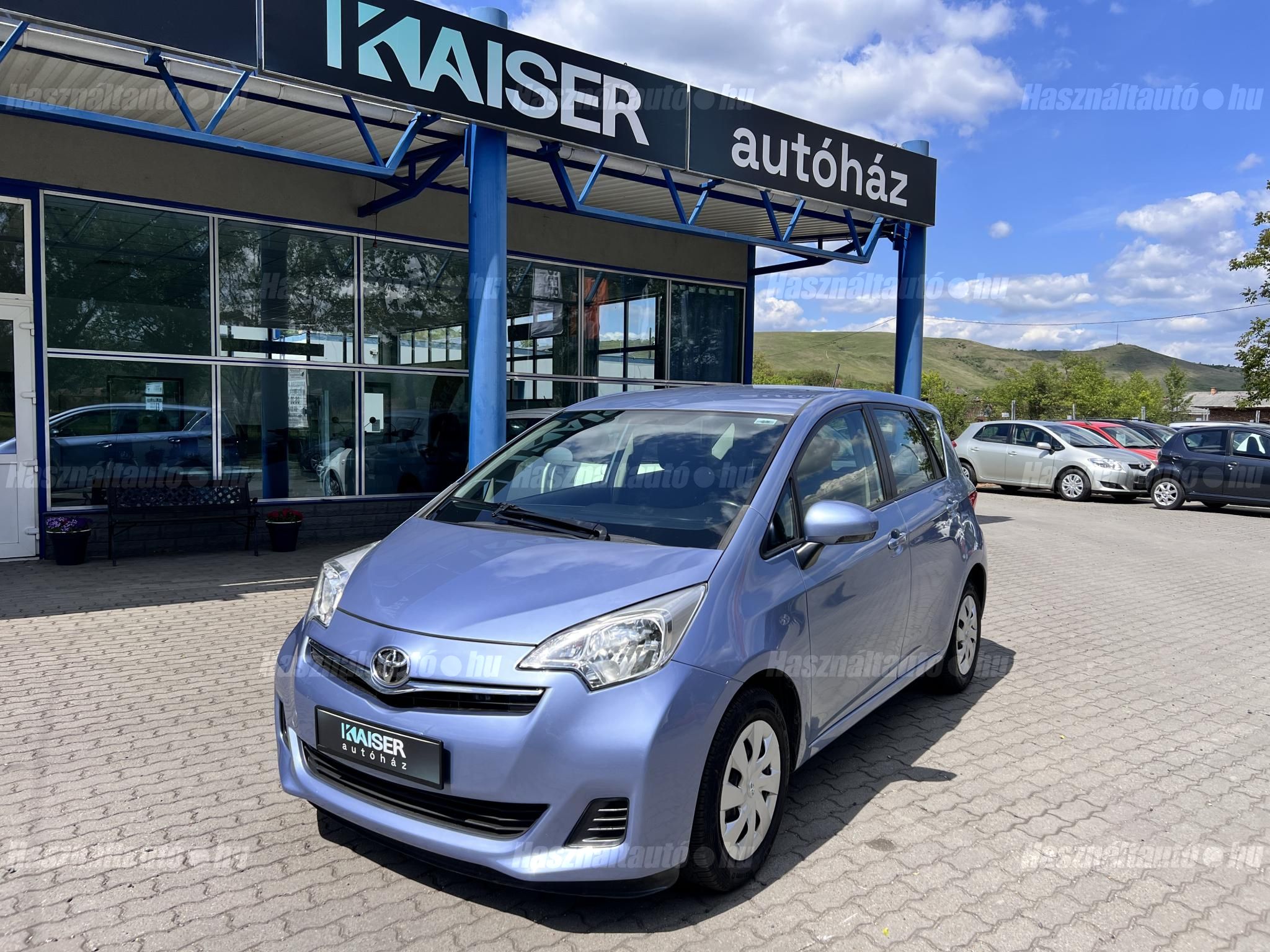 TOYOTA VERSO-S 2012/2 - 1