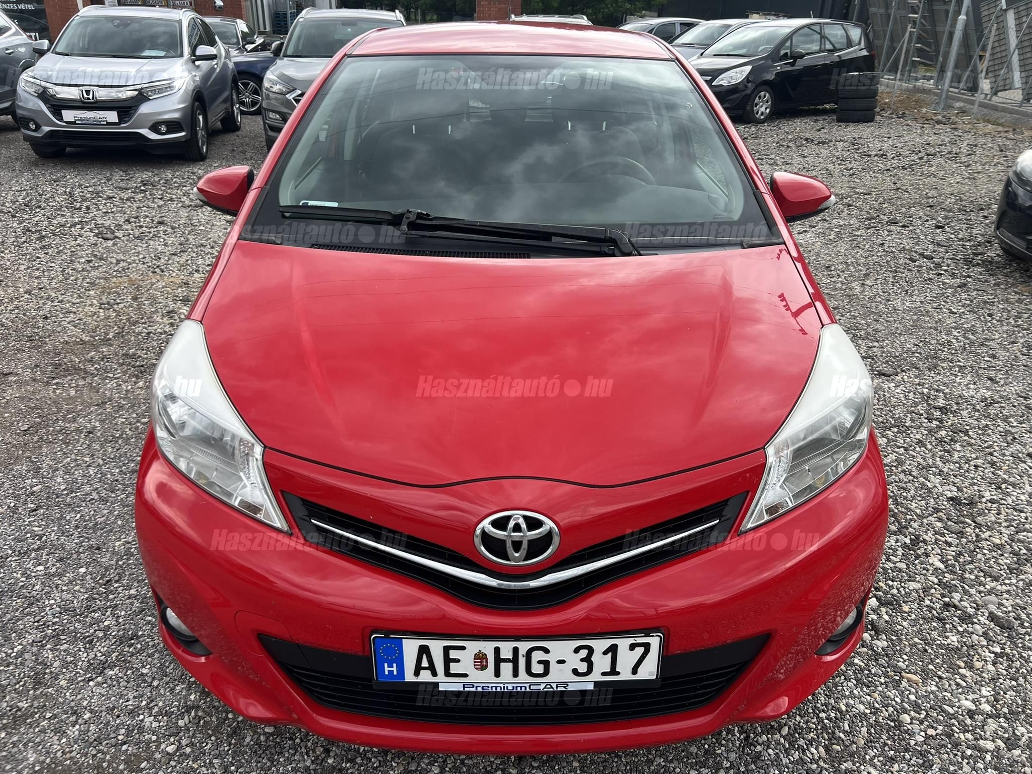 TOYOTA YARIS 2012/11 - 1