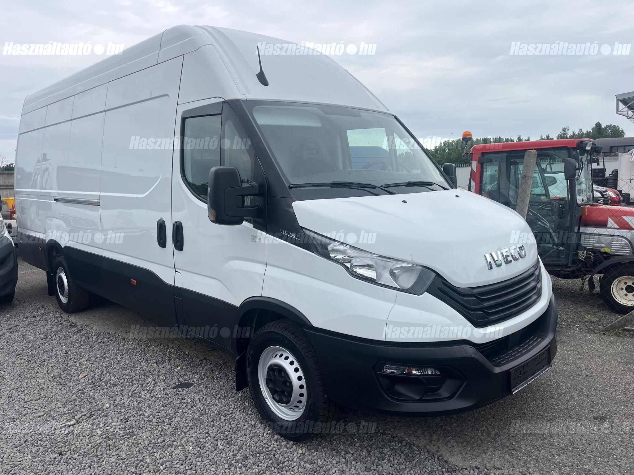 IVECO 35 2023/10 - 1