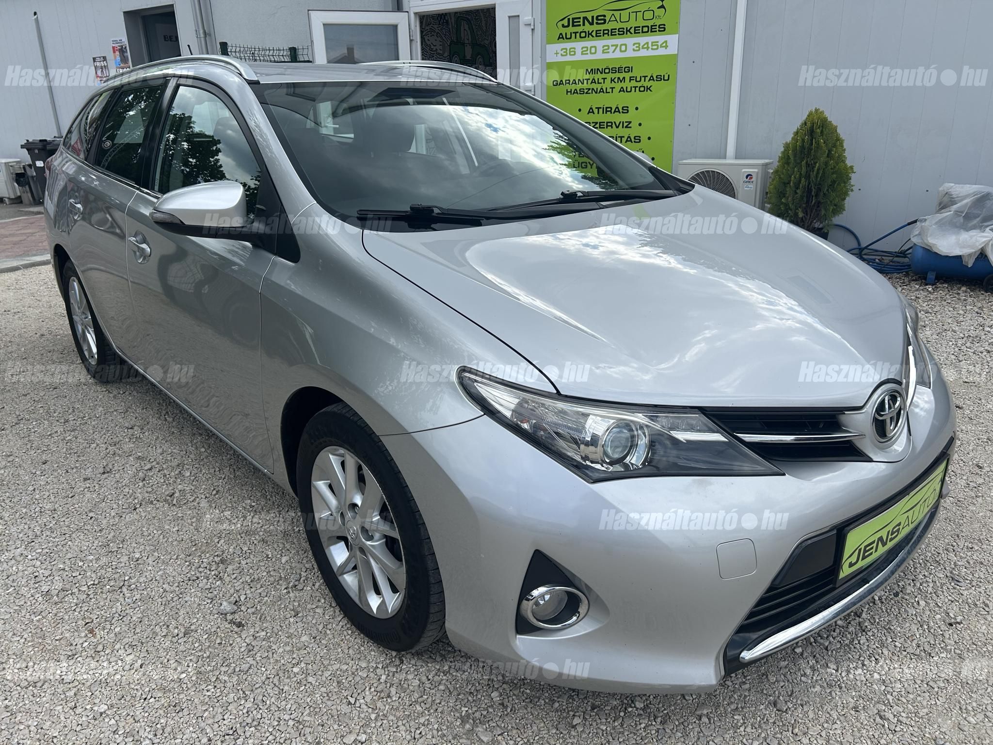 TOYOTA AURIS 2014/2 - 1