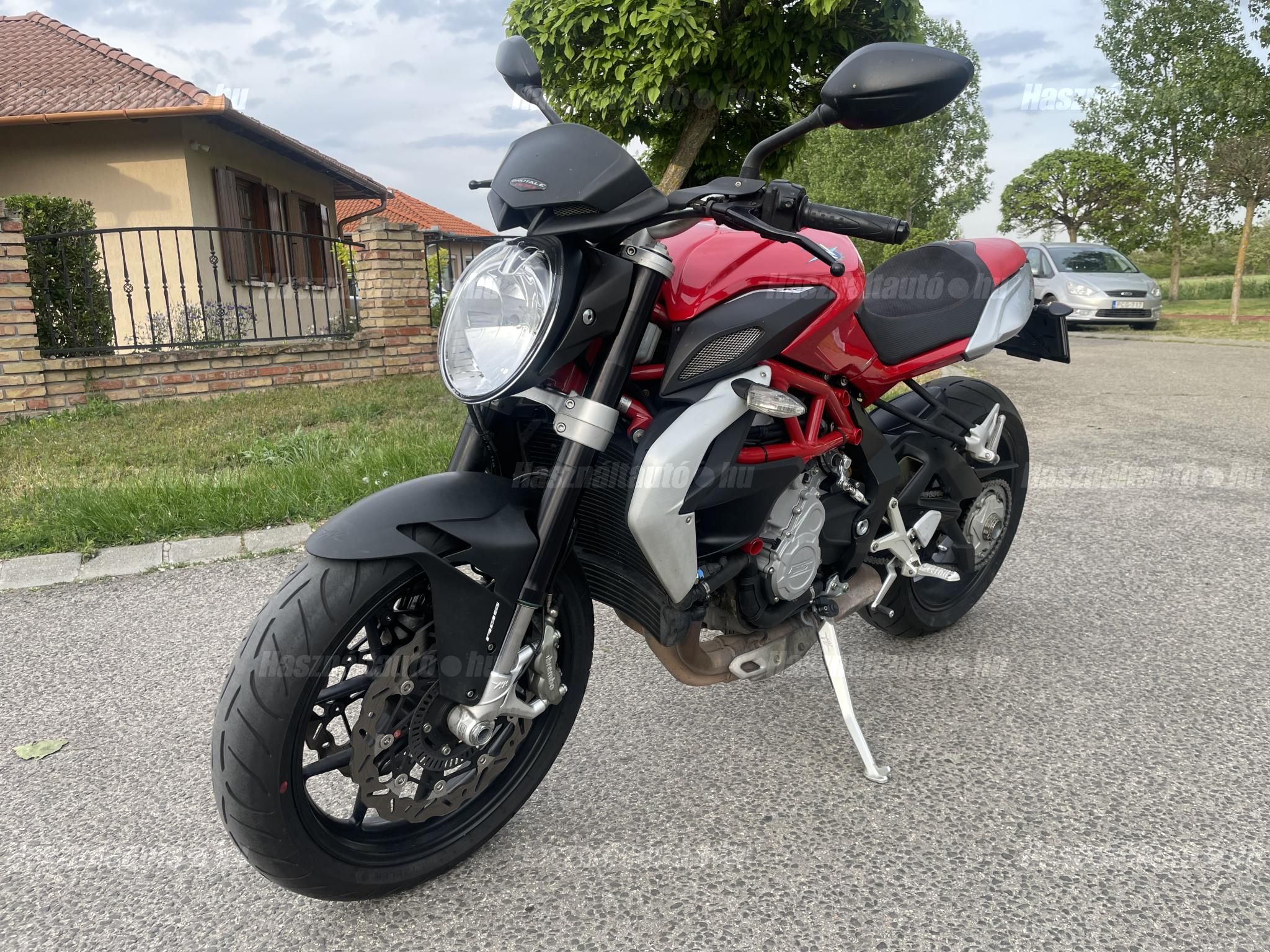 MV AGUSTA BRUTALE 800 2015/11 - 1