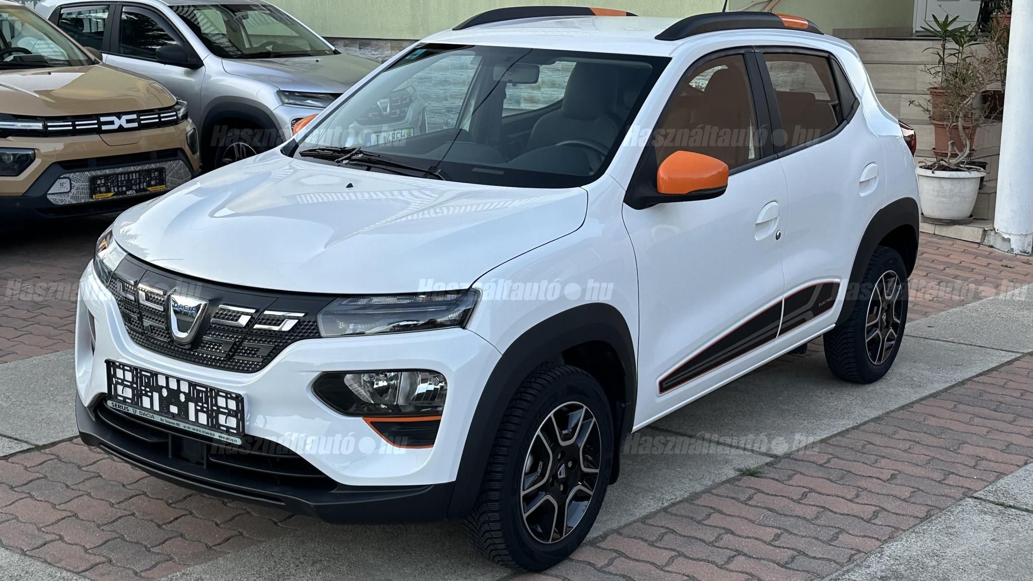 DACIA SPRING 2022/12 - 1
