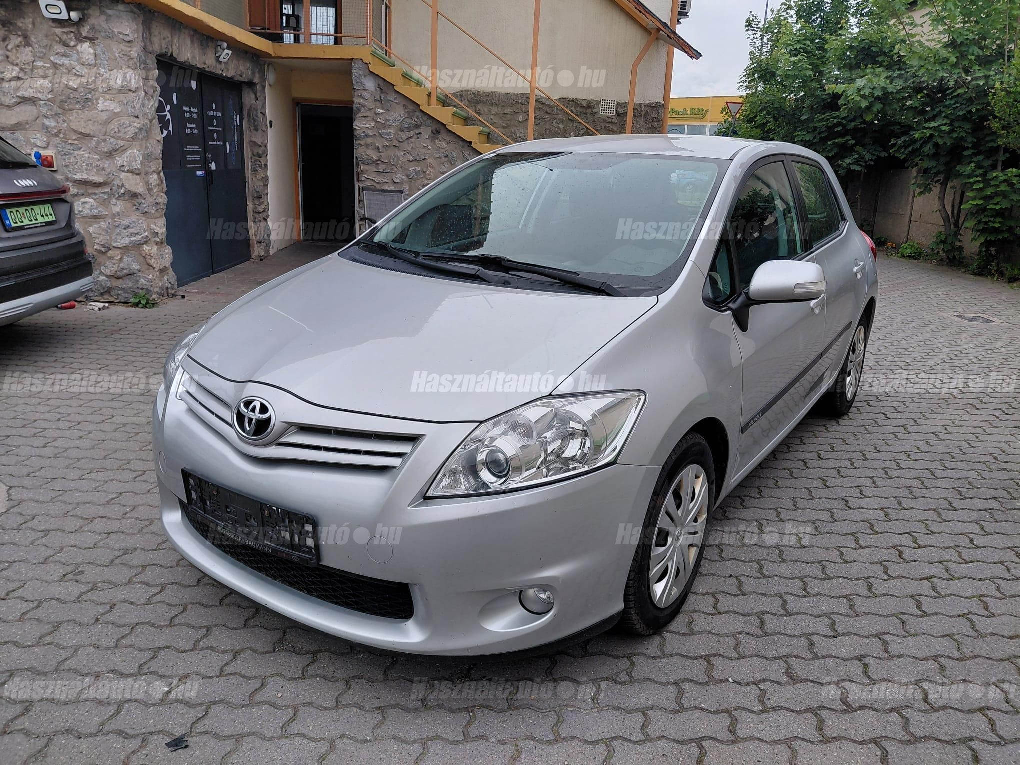 TOYOTA AURIS 2010/10 - 1