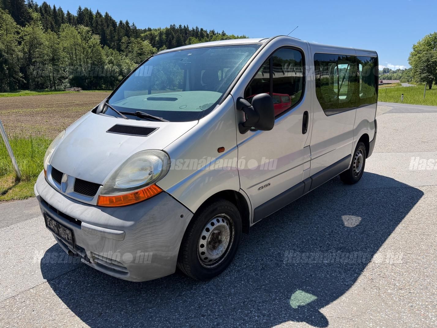 RENAULT TRAFIC 2003/7 - 1