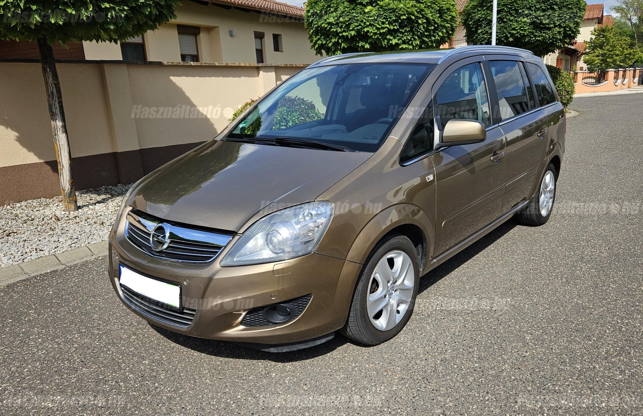 OPEL ZAFIRA B 2014/5 - 1