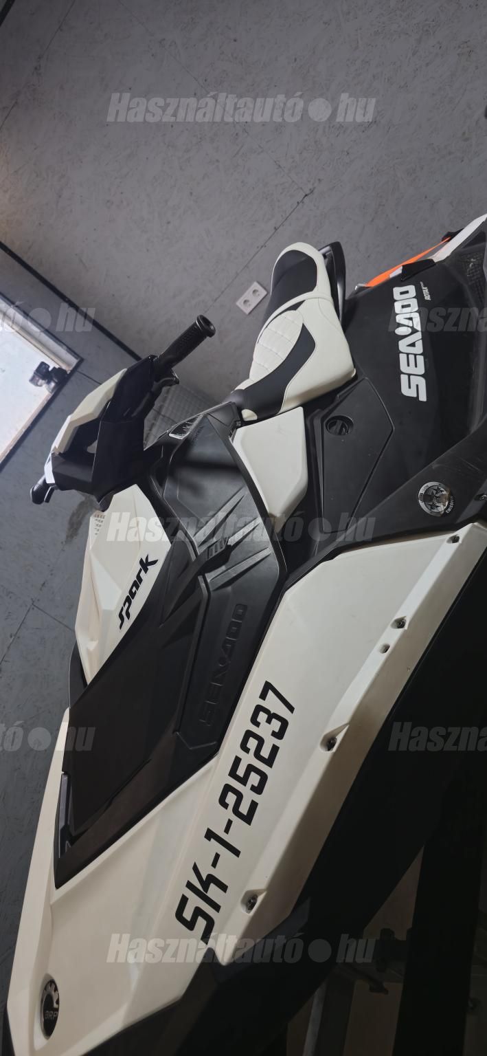 SEA-DOO 2015/6 - 1