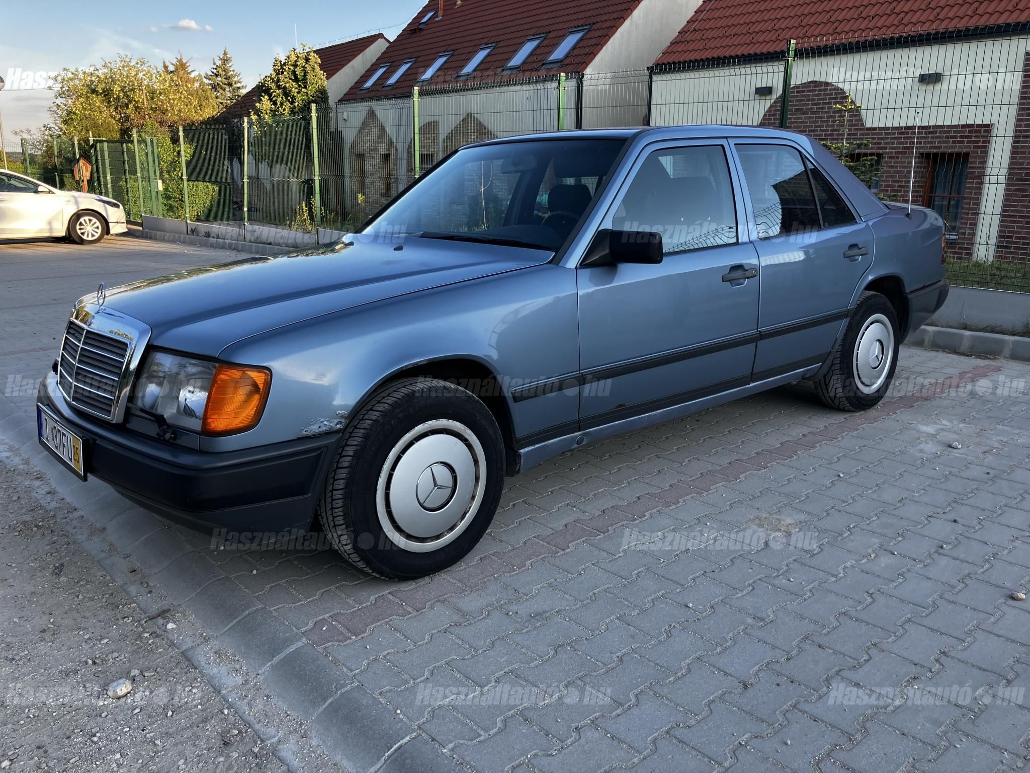 MERCEDES-BENZ 250 1988/4 - 1