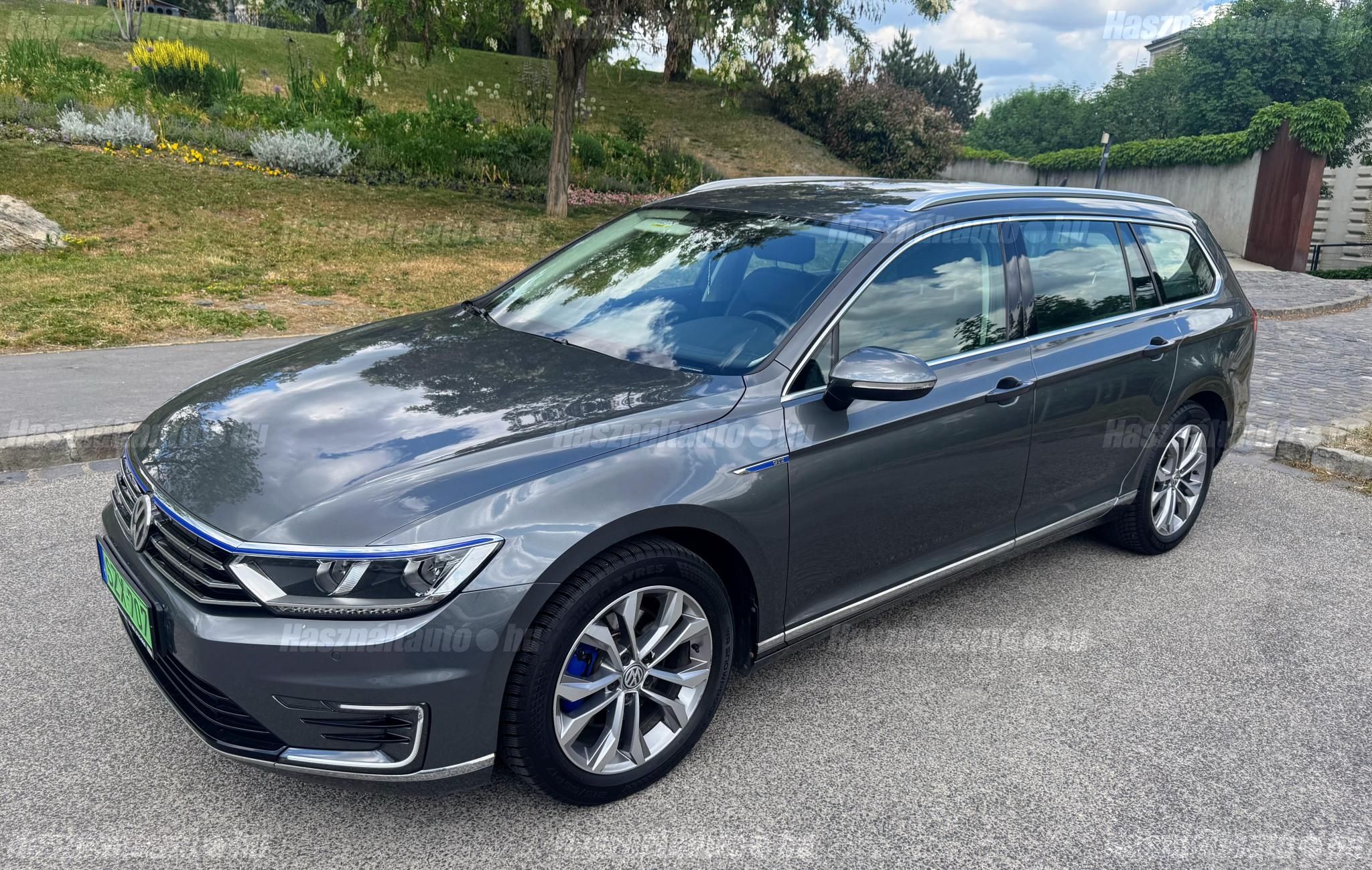 VOLKSWAGEN PASSAT VIII 2016/7 - 1