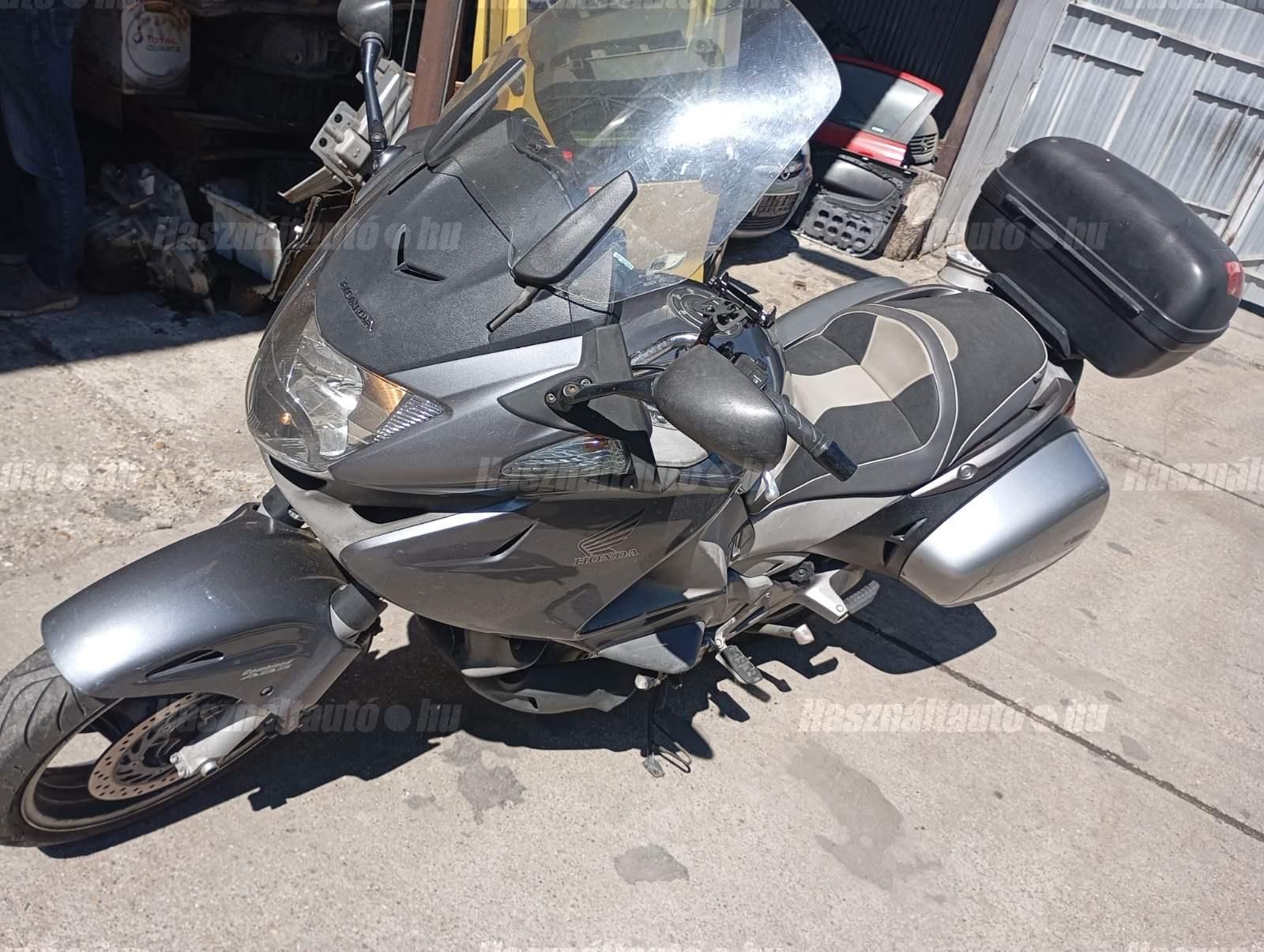 HONDA NT 700 V DEAUVILLE 2006/7 - 1
