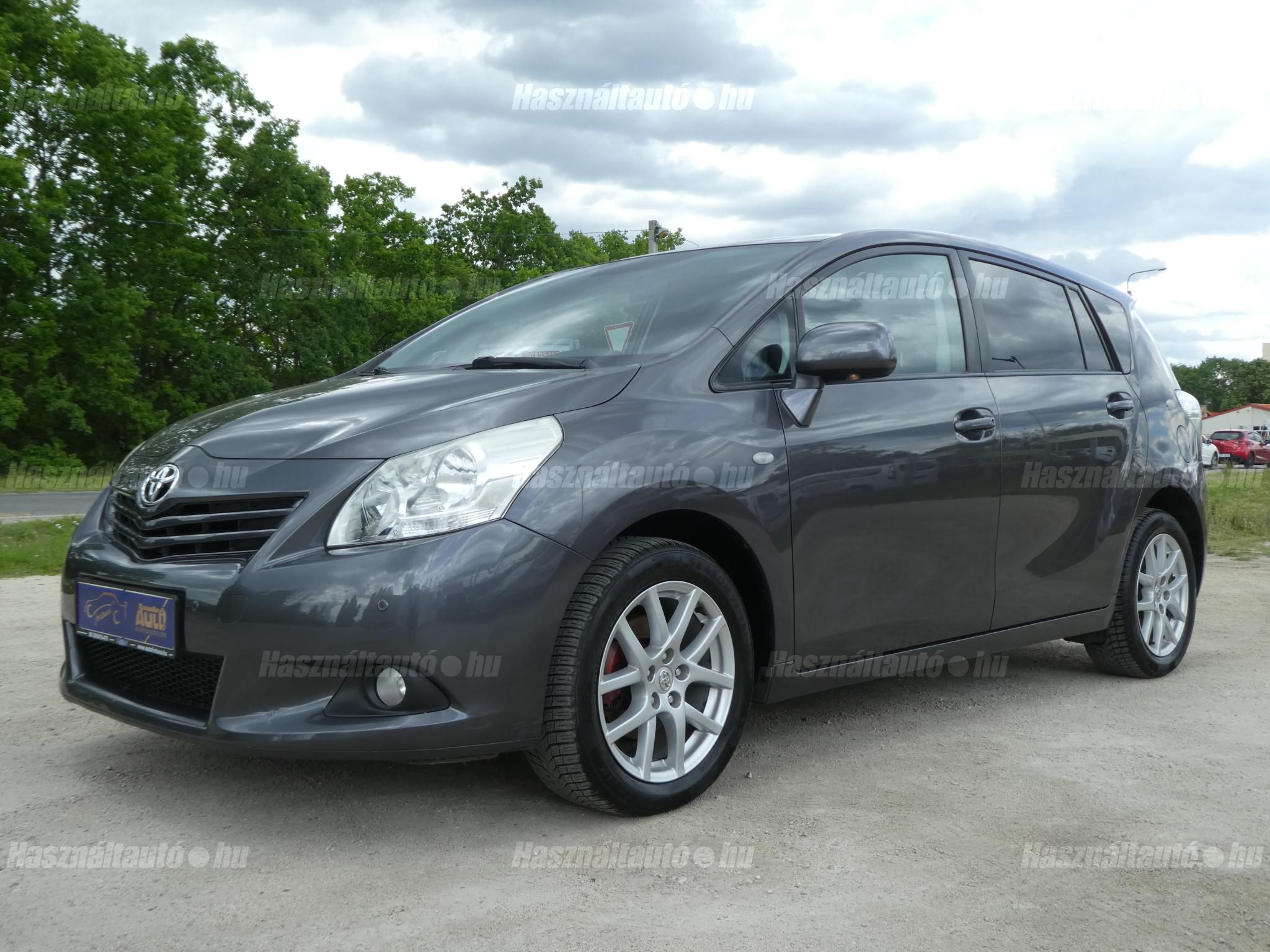 TOYOTA VERSO 2011/2 - 1