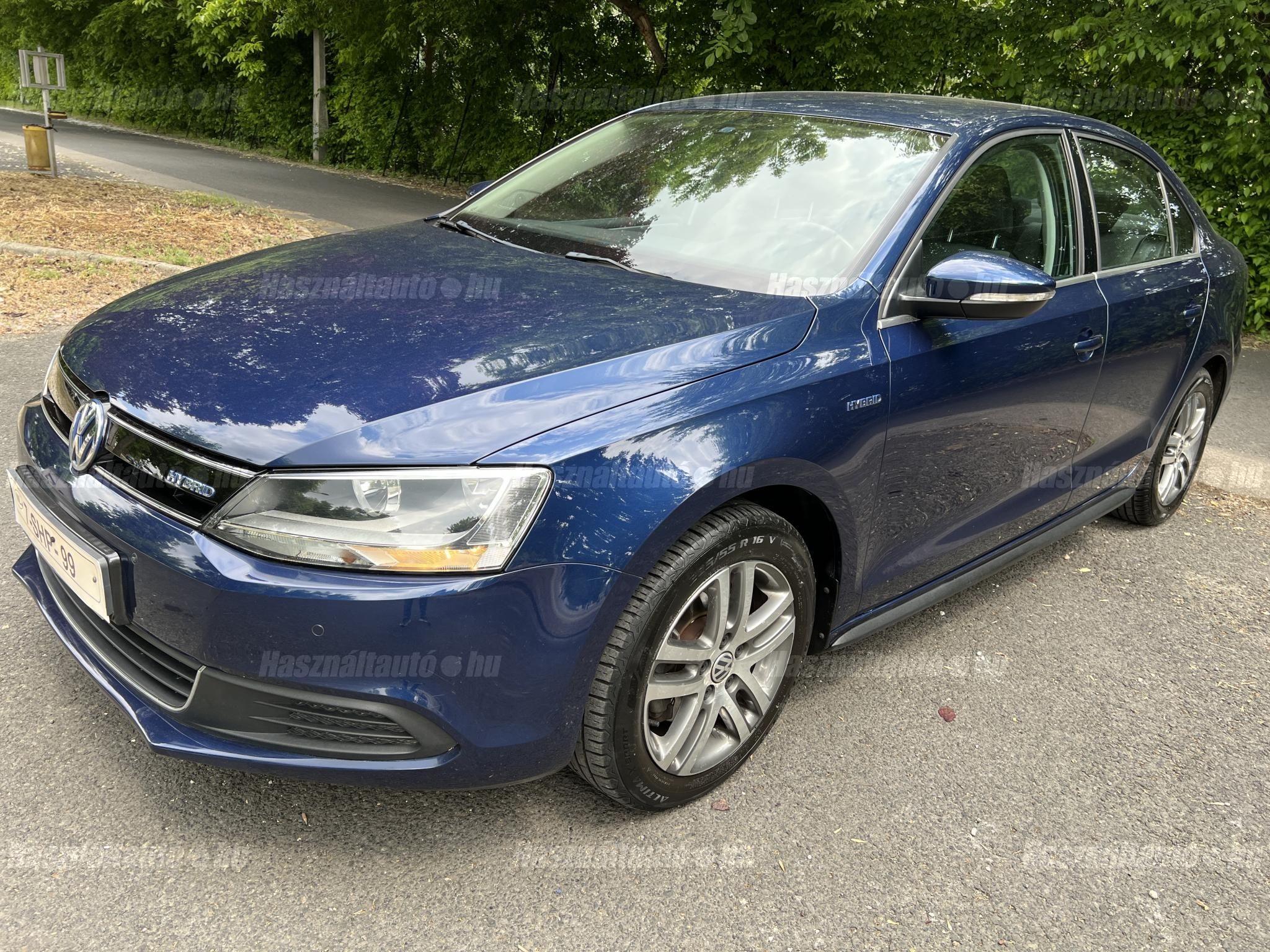VOLKSWAGEN JETTA VI 2013/6 - 1