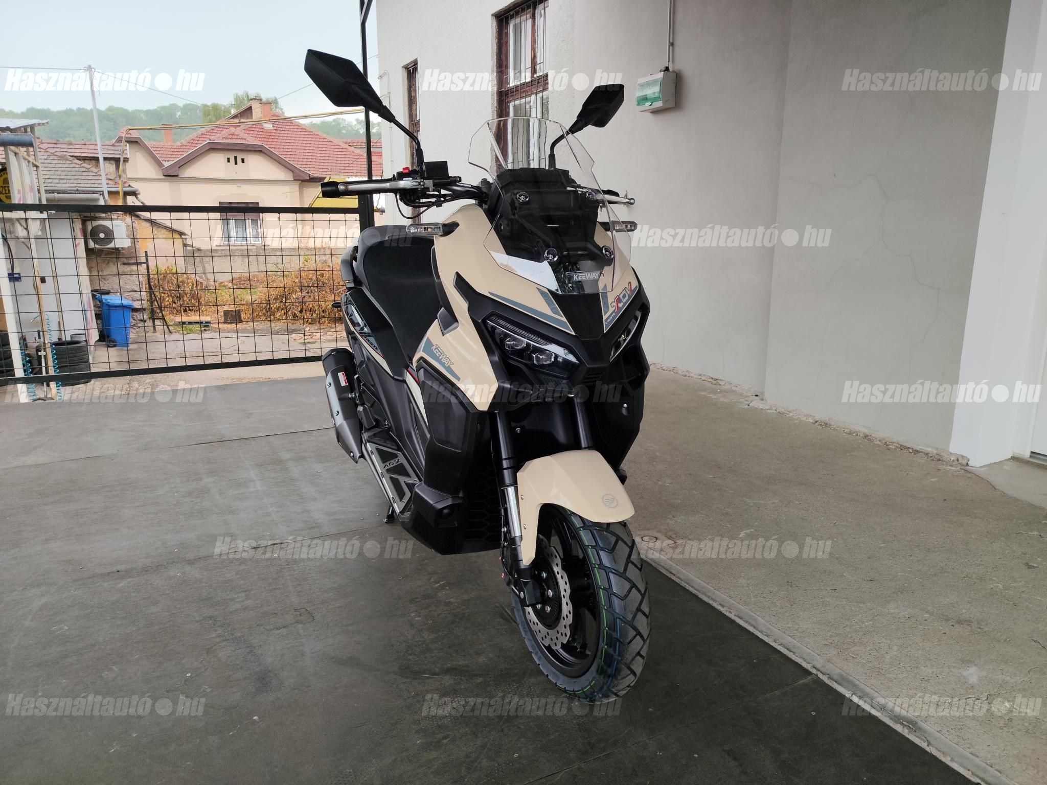 KEEWAY VIESTE 300 XDV 2025 - 1
