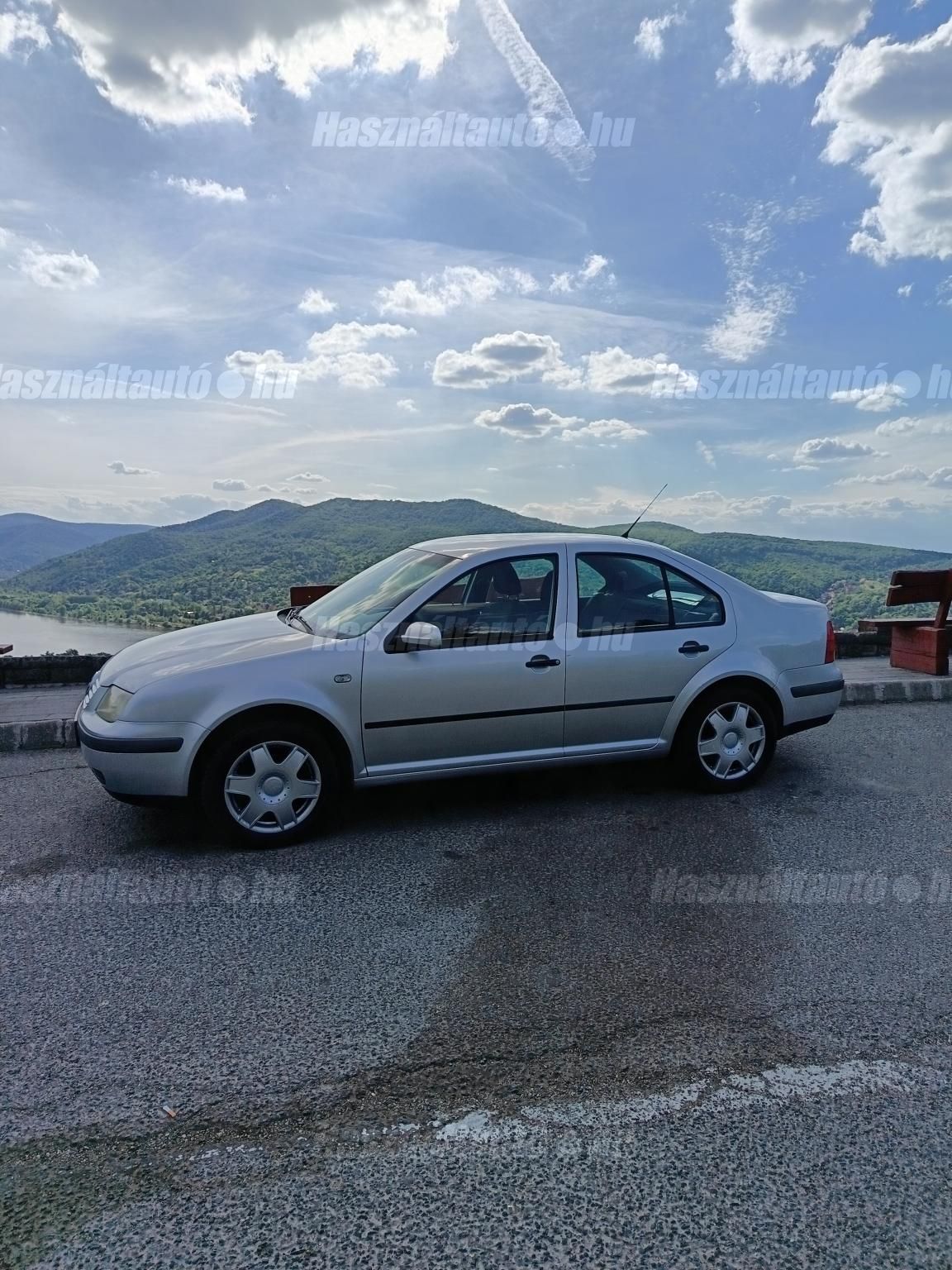 VOLKSWAGEN BORA 2001/5 - 1