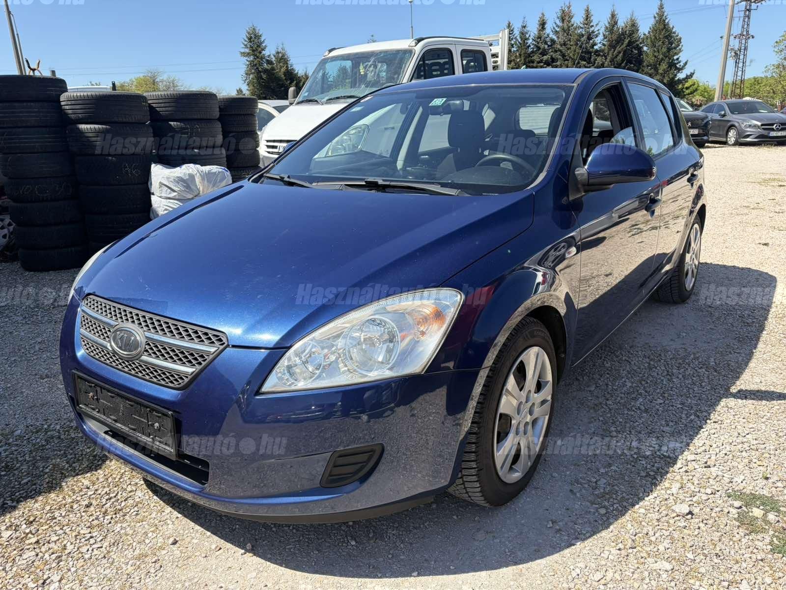 KIA CEE'D 2008/6 - 1