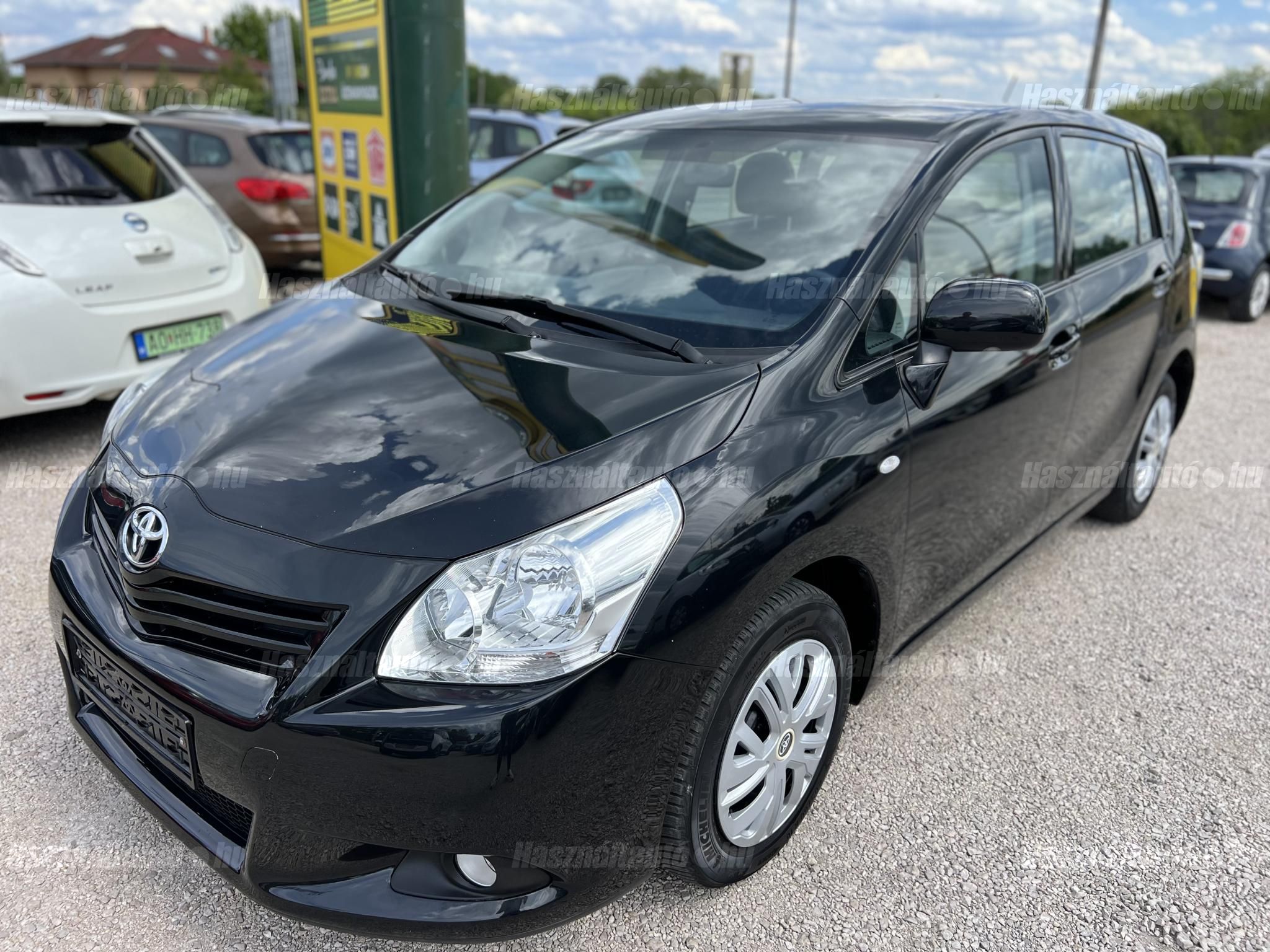 TOYOTA VERSO 2011/12 - 1