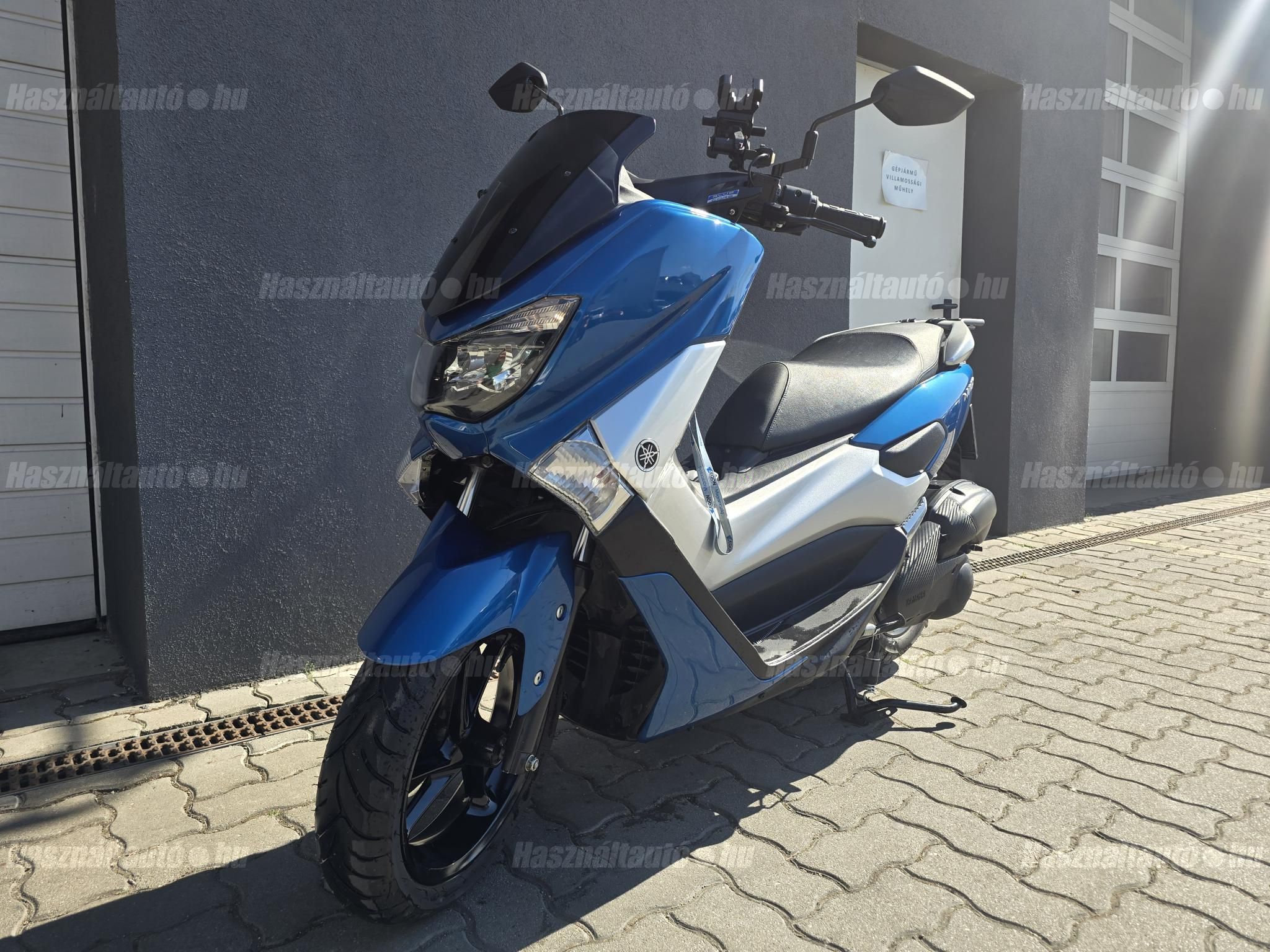 YAMAHA NMAX 2017/8 - 1