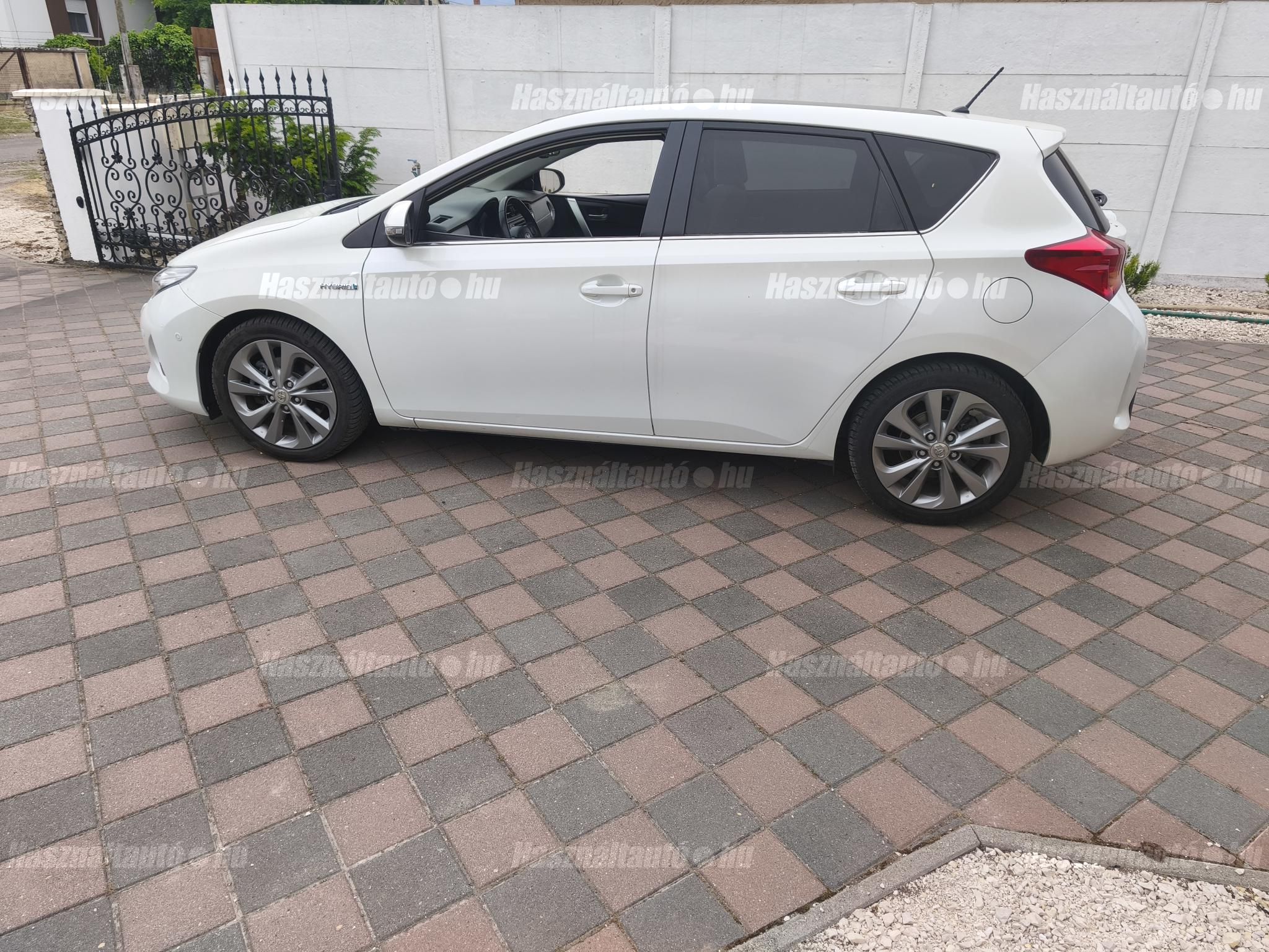 TOYOTA AURIS 2013/7 - 1
