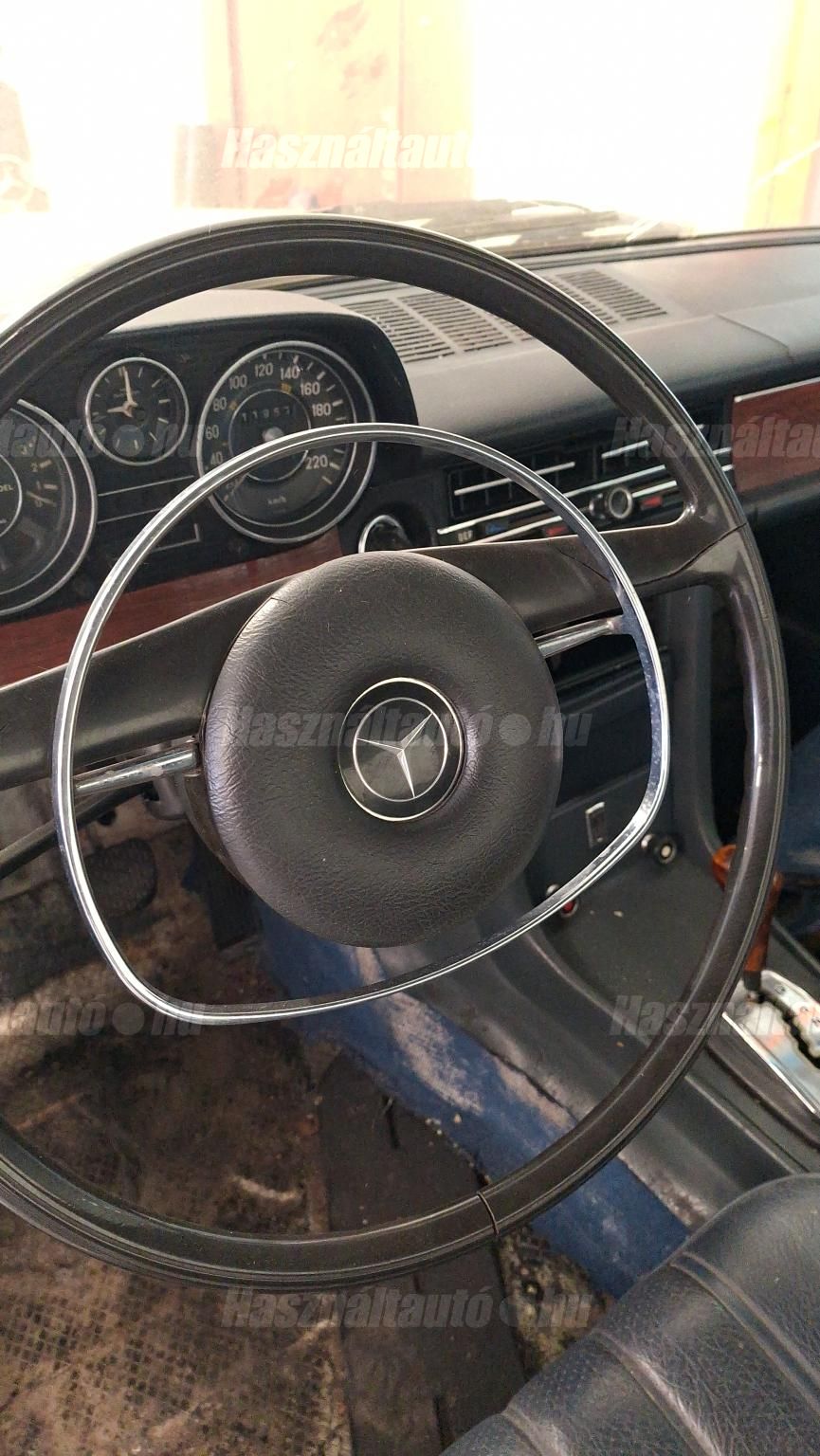 MERCEDES-BENZ W 114 1971/5 - 1