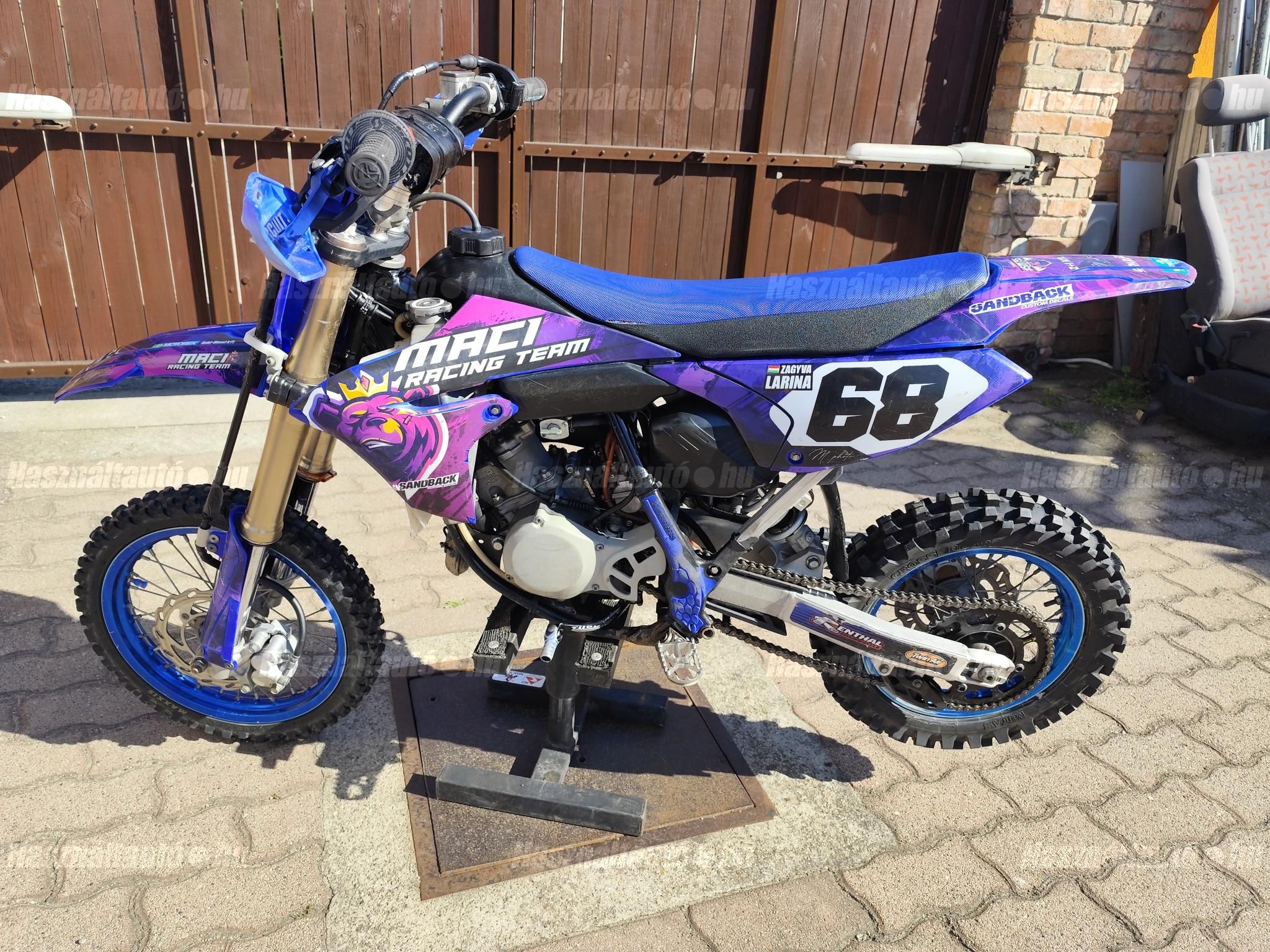 YAMAHA YZ 2021/7 - 1