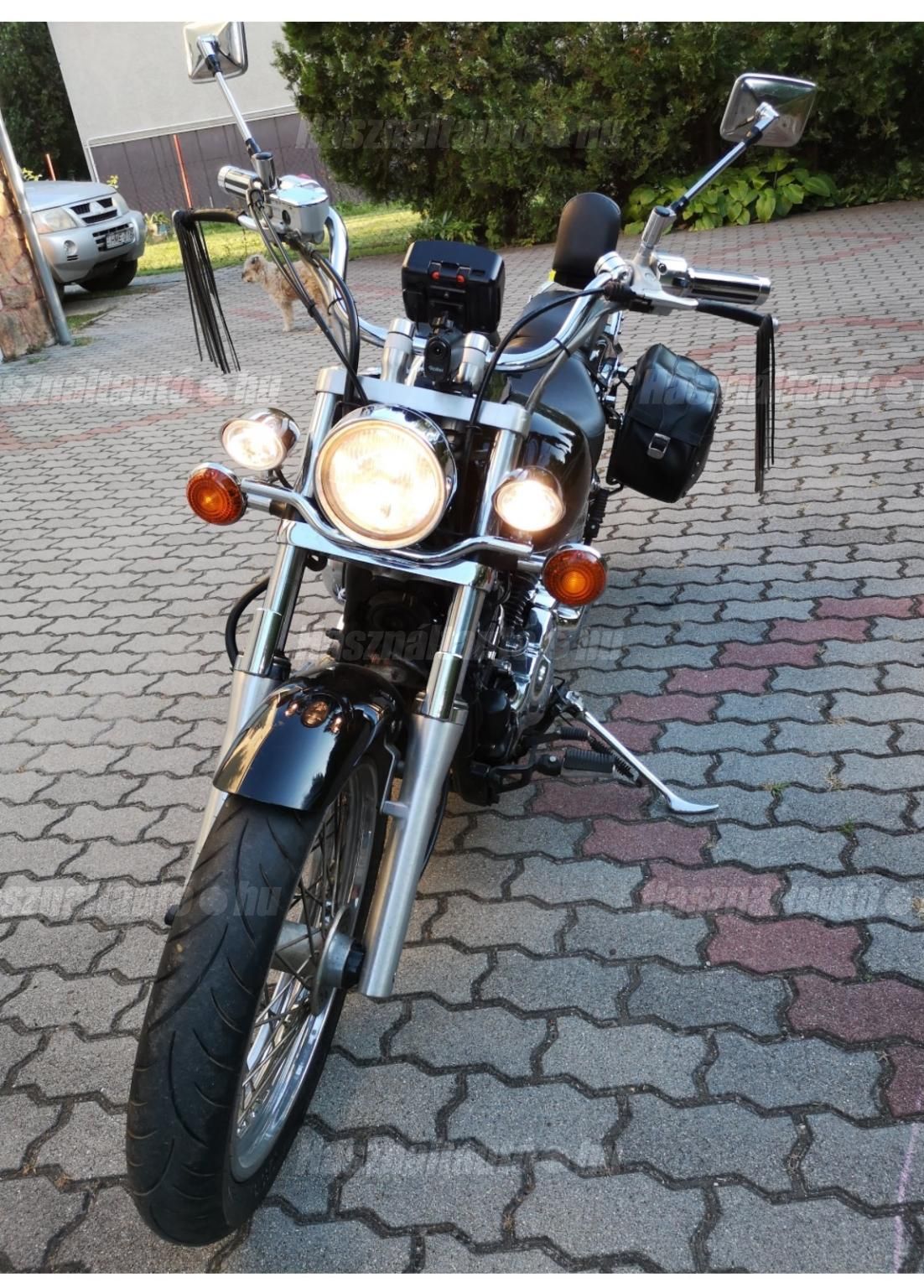 YAMAHA XVS 650 2004 - 1