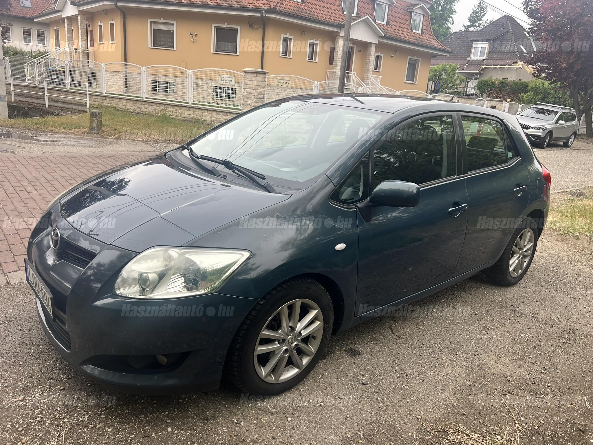 TOYOTA AURIS 2009 - 1