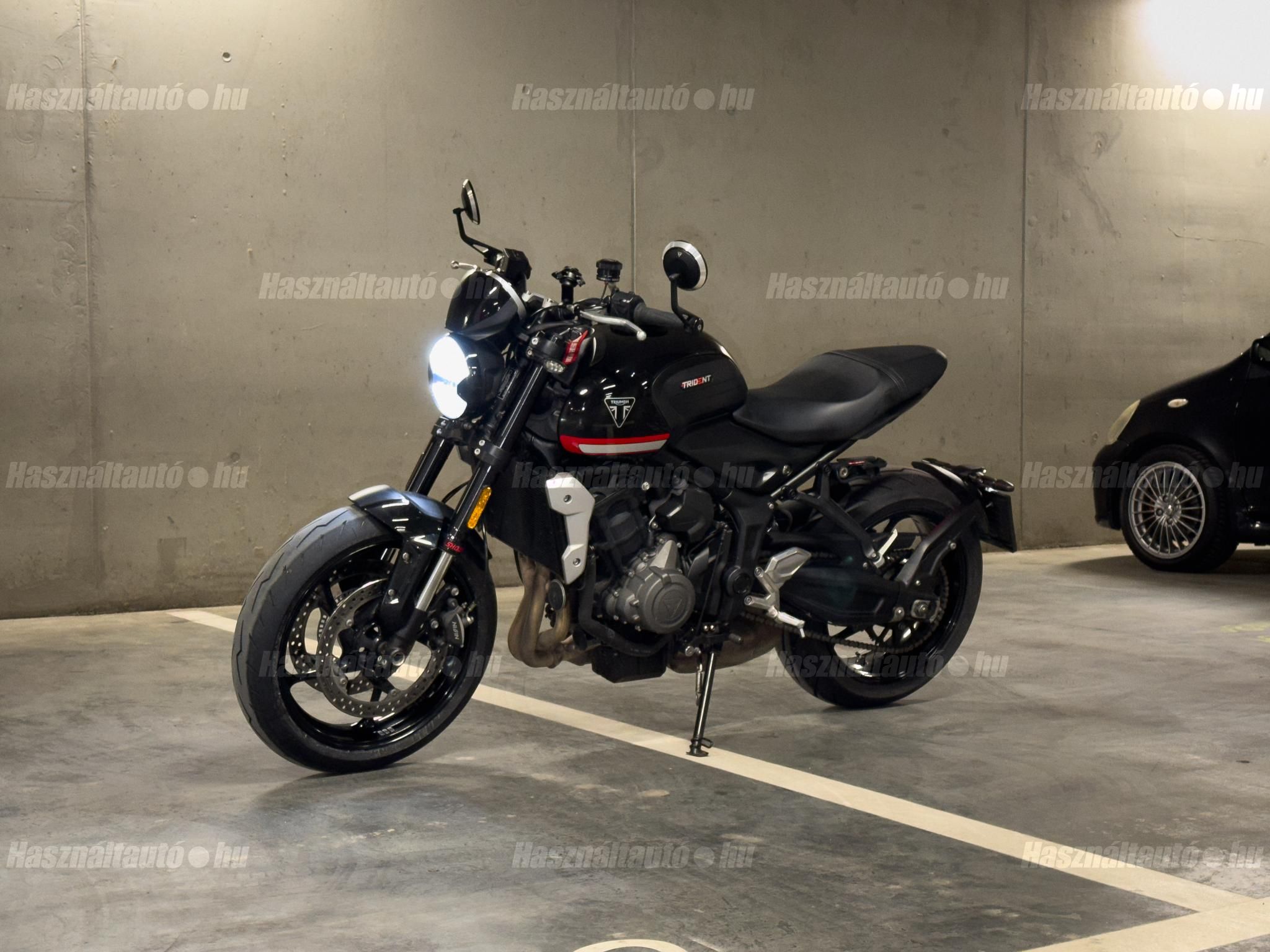 TRIUMPH TRIDENT 2021/7 - 1