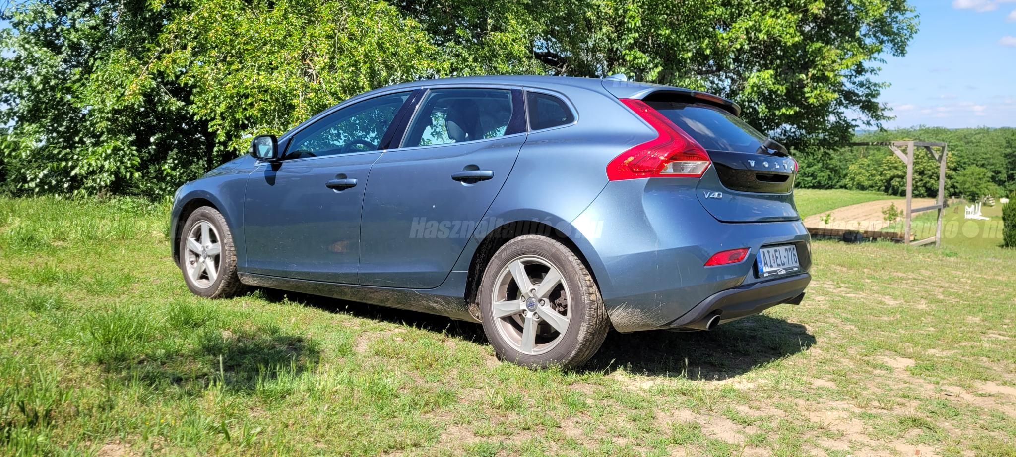 VOLVO V40 2013/12 - 1