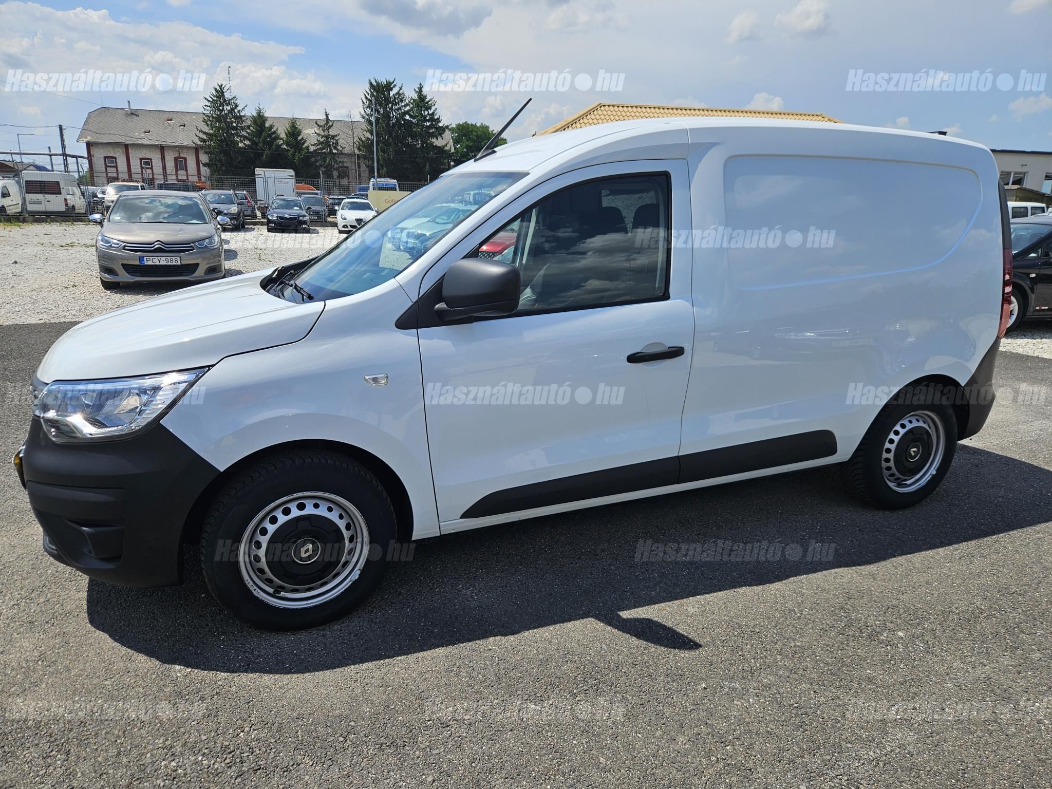 RENAULT EXPRESS 2022/5 - 1