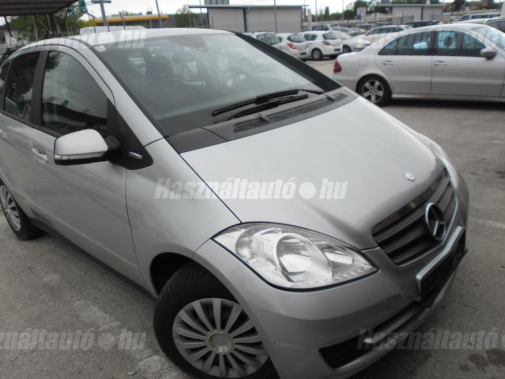 MERCEDES-BENZ A 150 2009/2 - 1