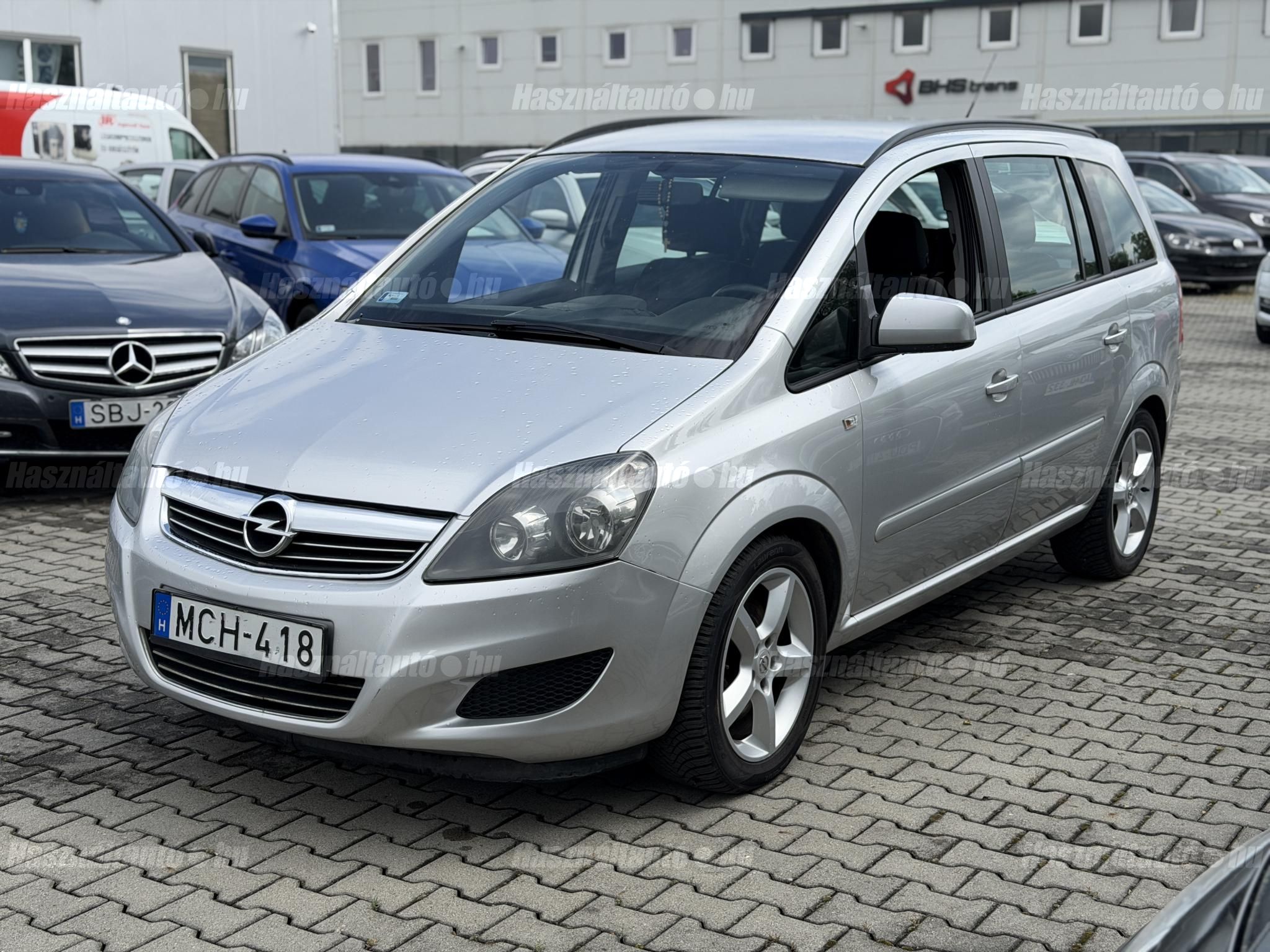 OPEL ZAFIRA B 2012/4 - 1