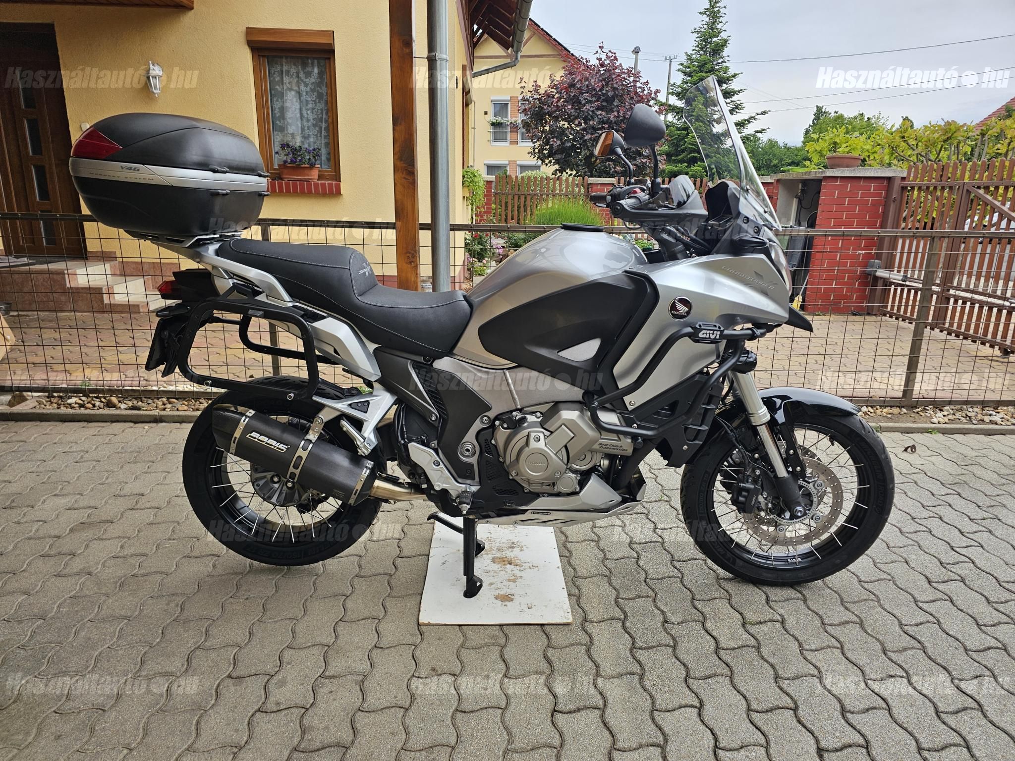HONDA VFR 1200 XD 2012 - 1