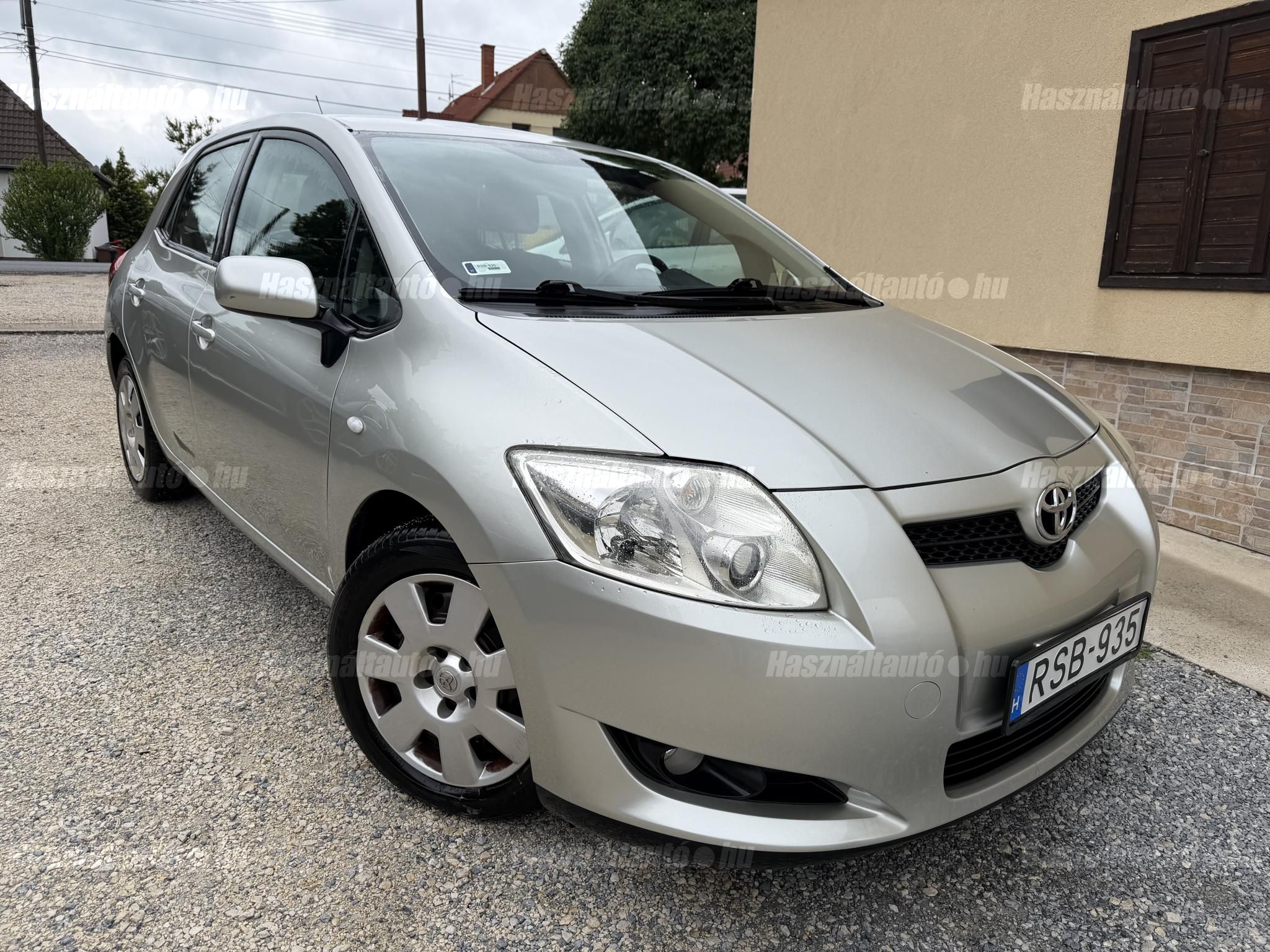 TOYOTA AURIS 2009/9 - 1