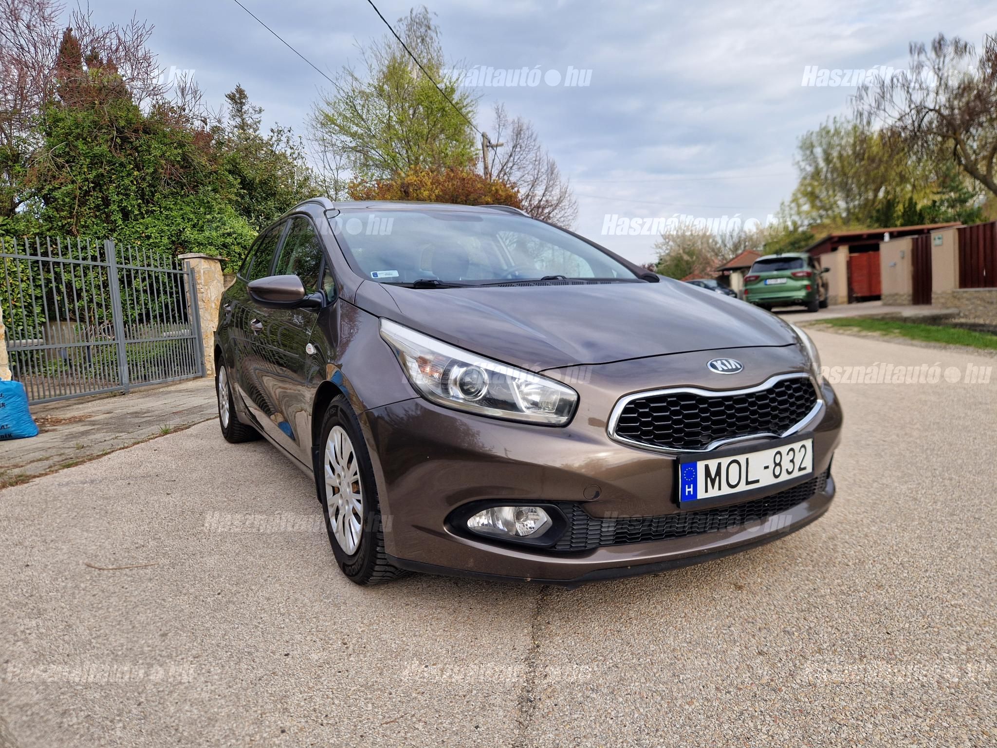 KIA CEE'D 2014/5 - 1
