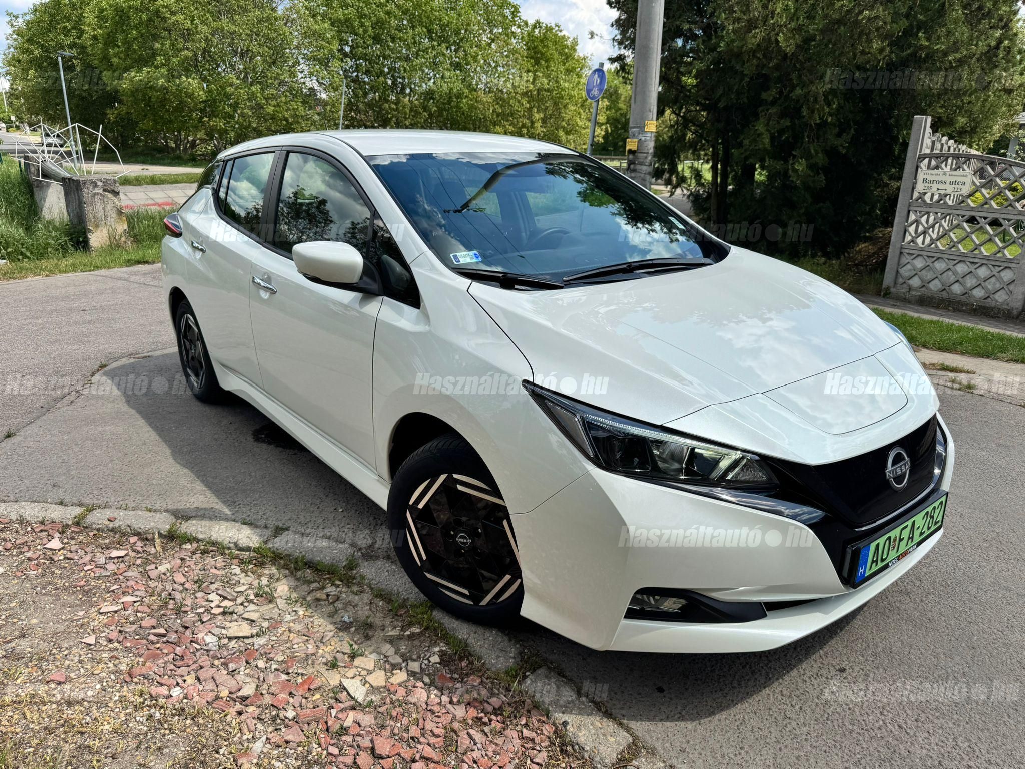 NISSAN LEAF 2025/12 - 1