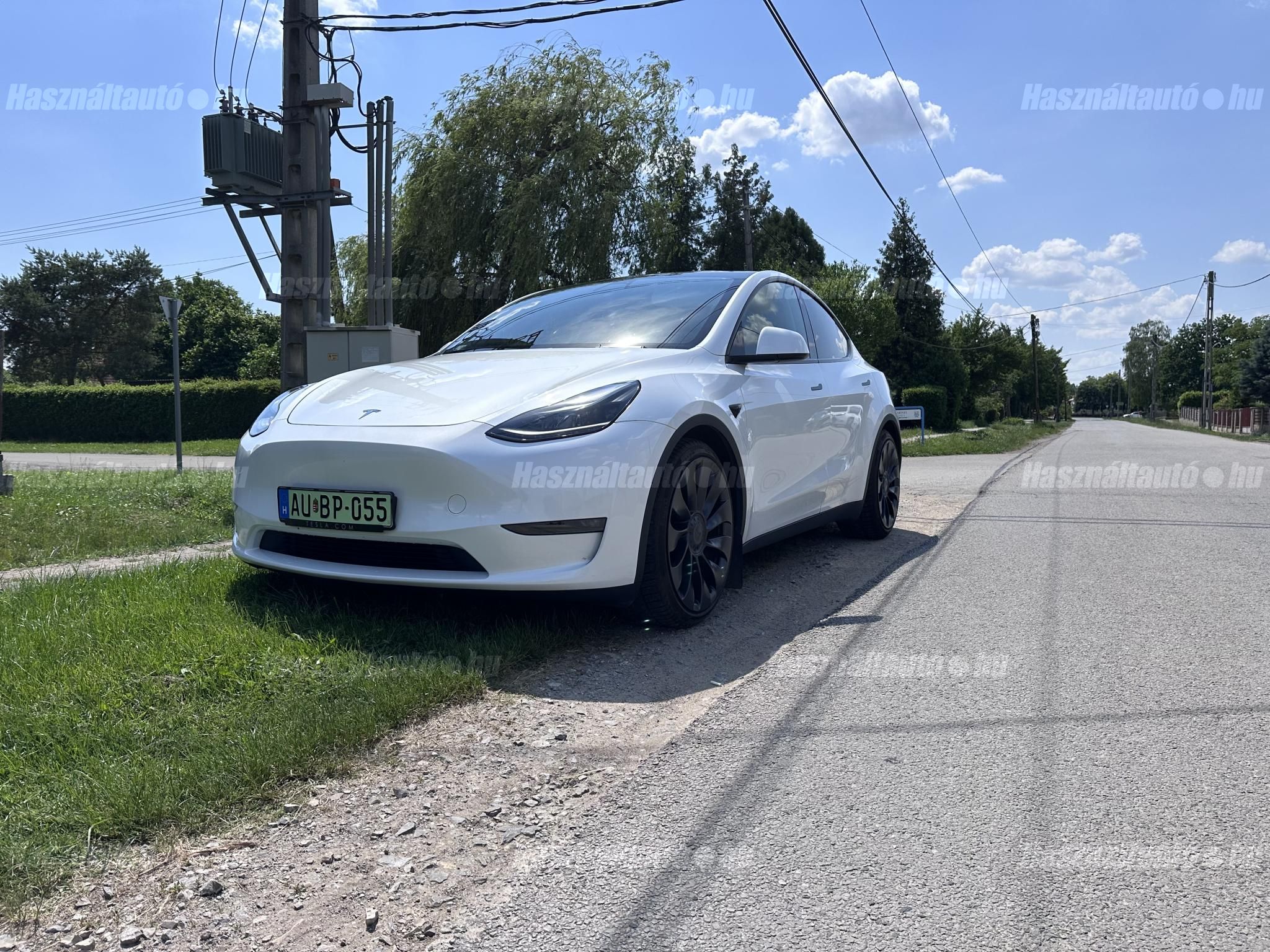 TESLA MODEL Y 2023/4 - 1