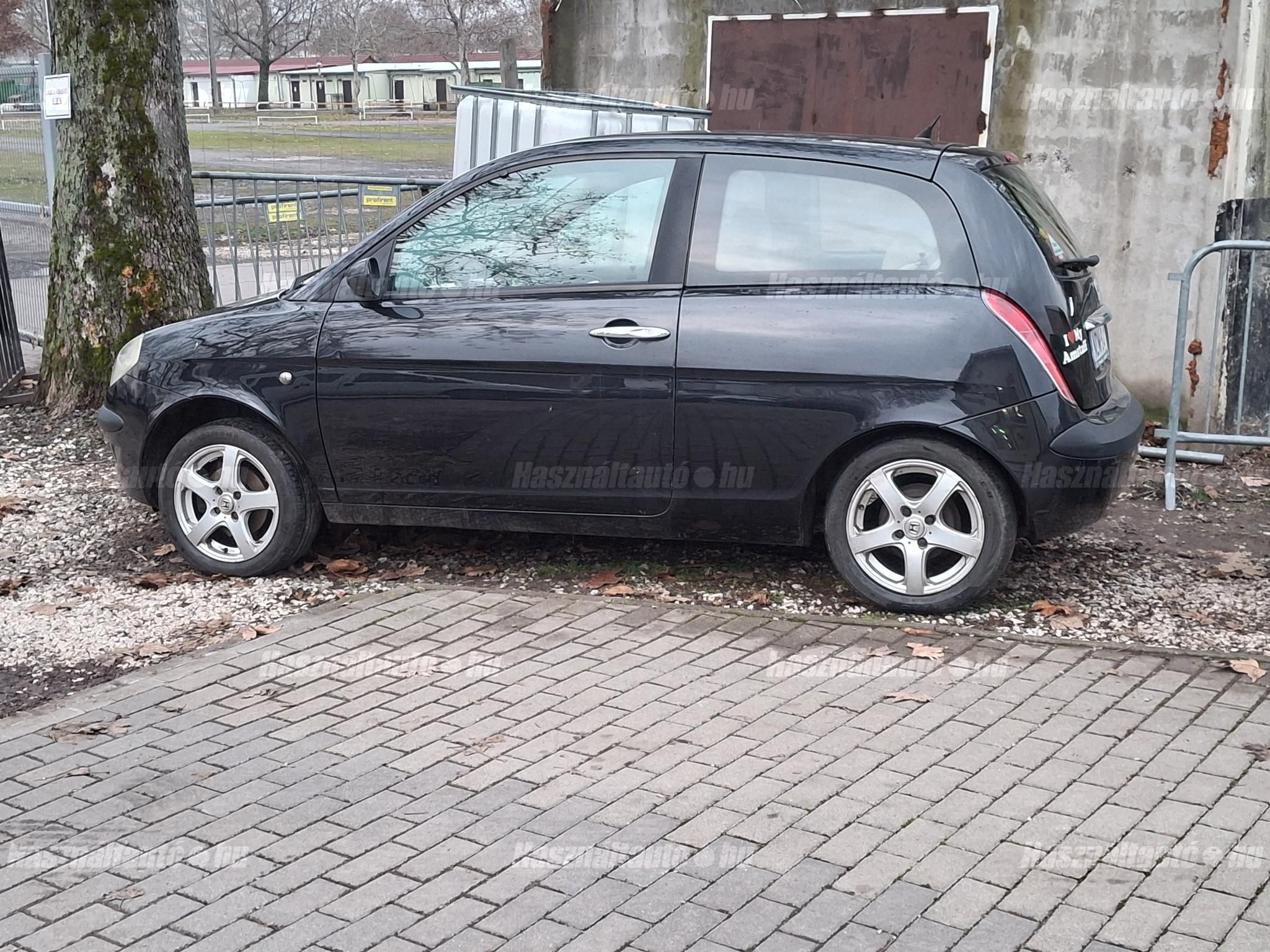 LANCIA YPSILON 2004 - 1