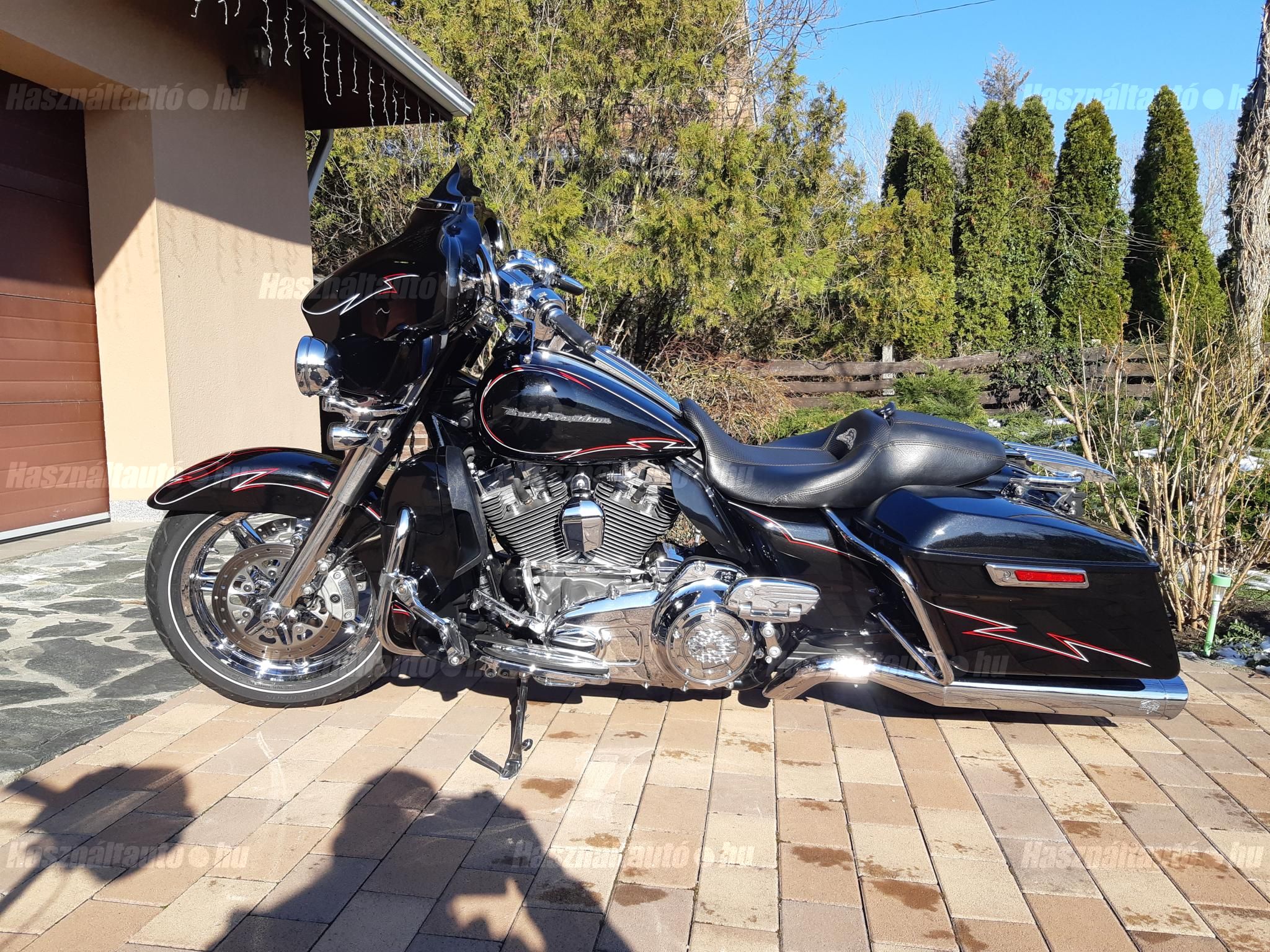 HARLEY-DAVIDSON STREET GLIDE 2014/6 - 1