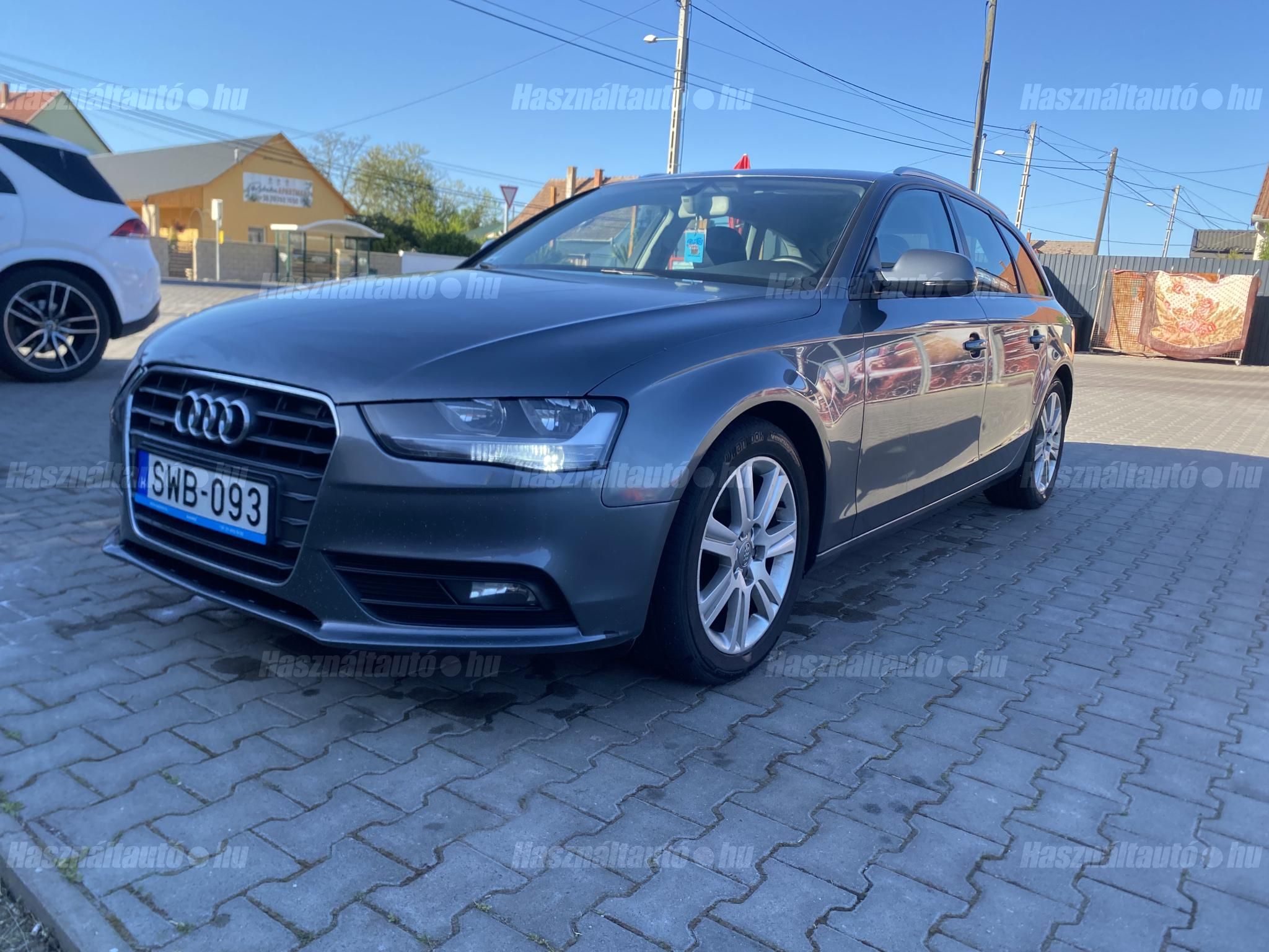 AUDI A4 2012/7 - 1