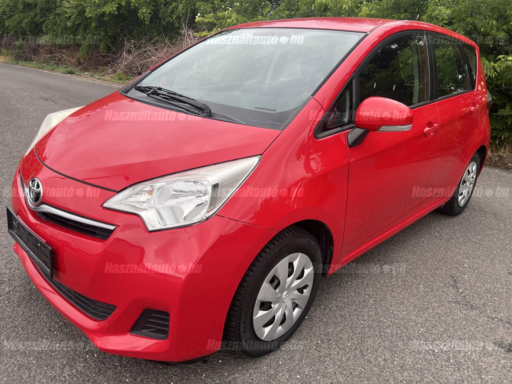 TOYOTA VERSO-S 2012/2 - 1