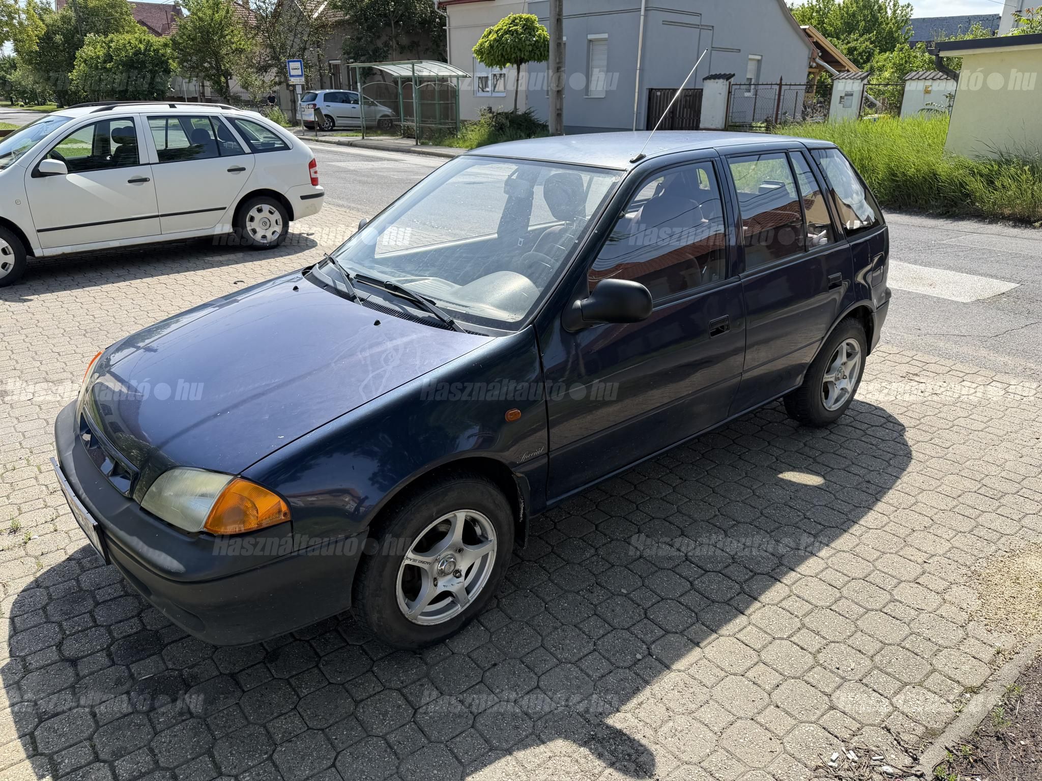 SUZUKI SWIFT 2001/2 - 1